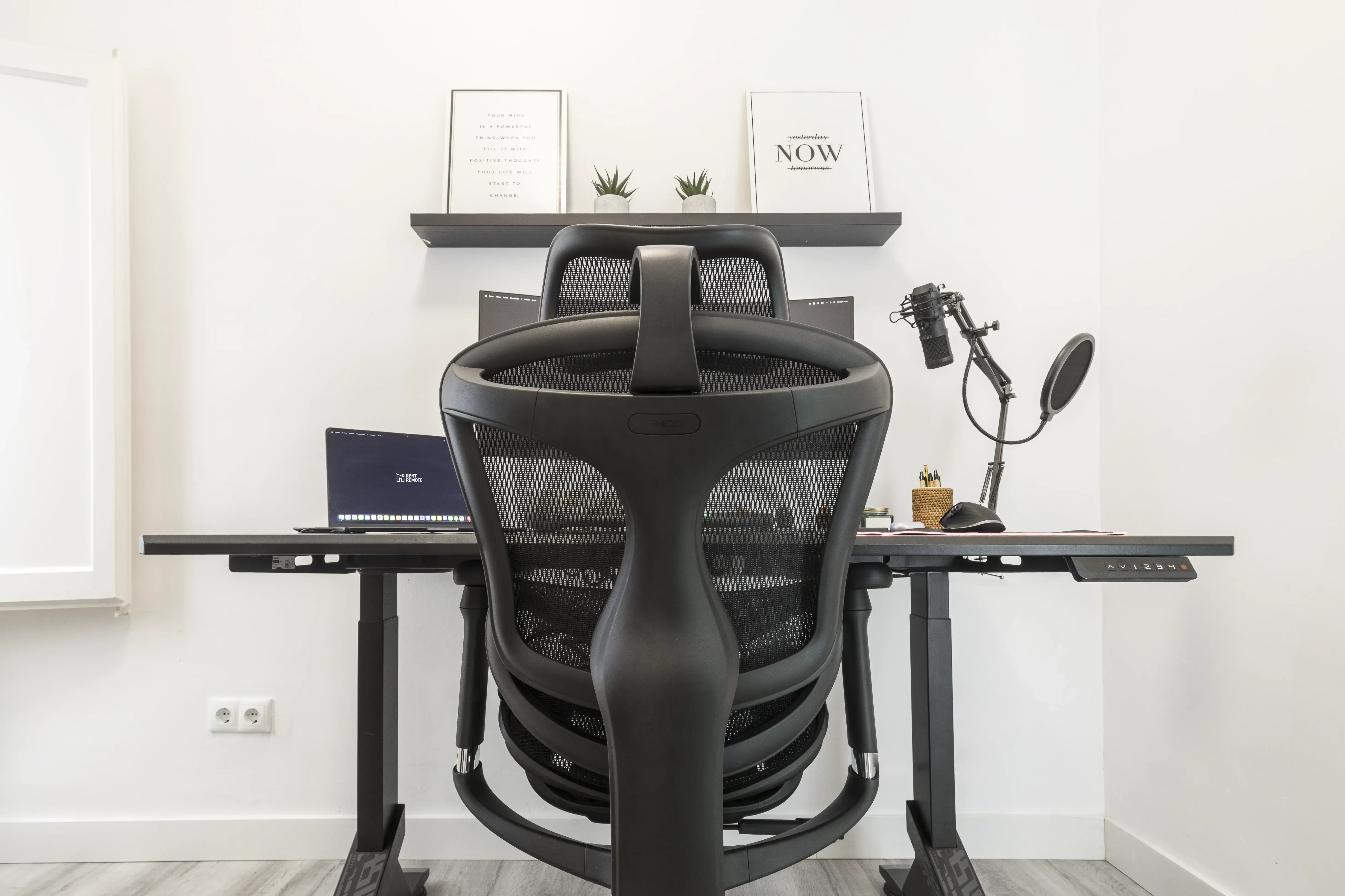 How to Choose a Workspace That Boosts Productivity on Your Travels