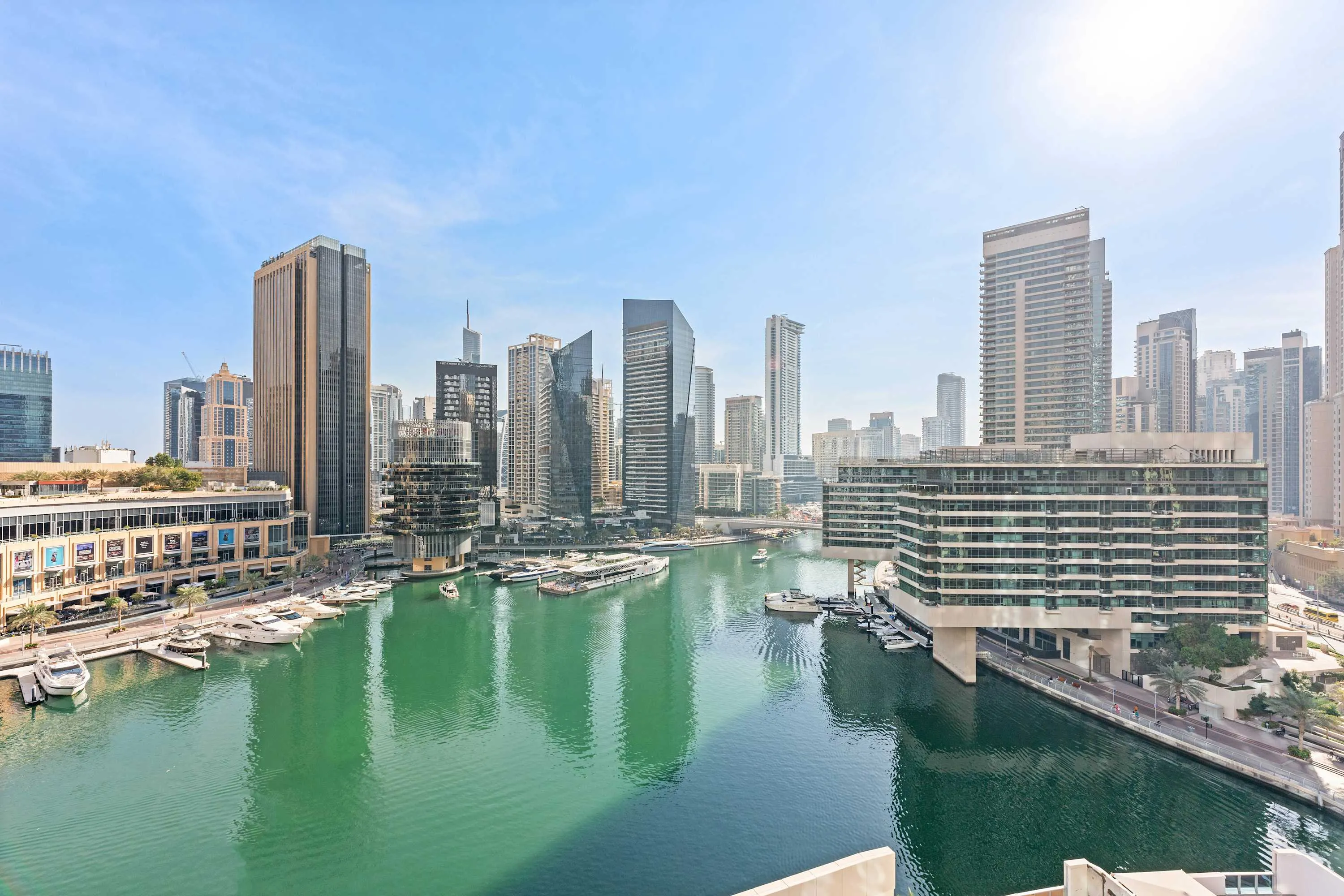 Spacious Dubai Flat With Dedicated Home Office In Bay Central Tower #5