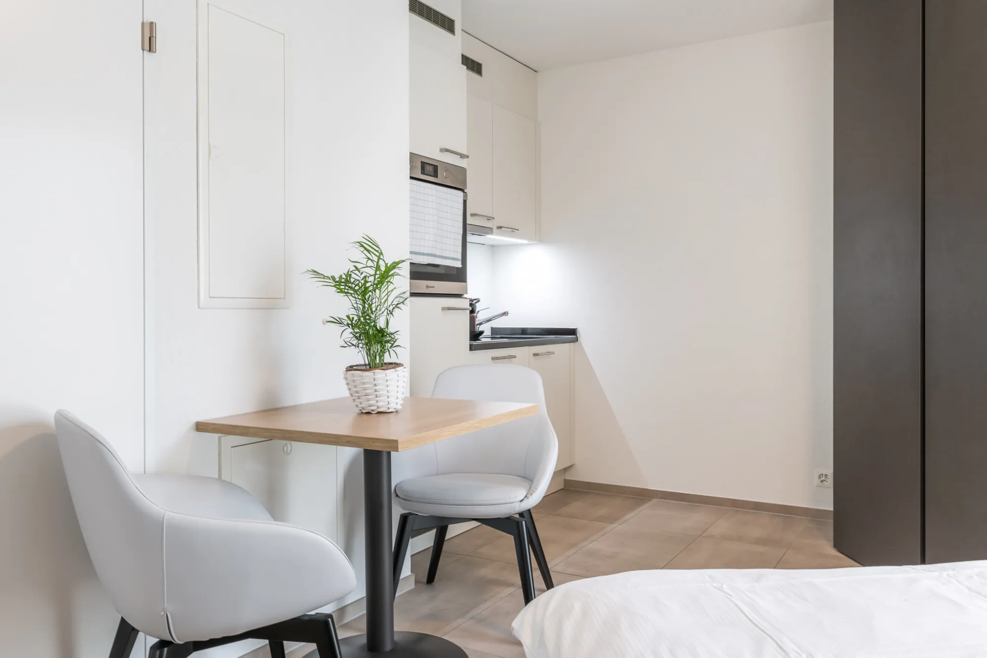 Distinctive 24m2 Design Studio For Work-from-home, 10 Min To Station #3