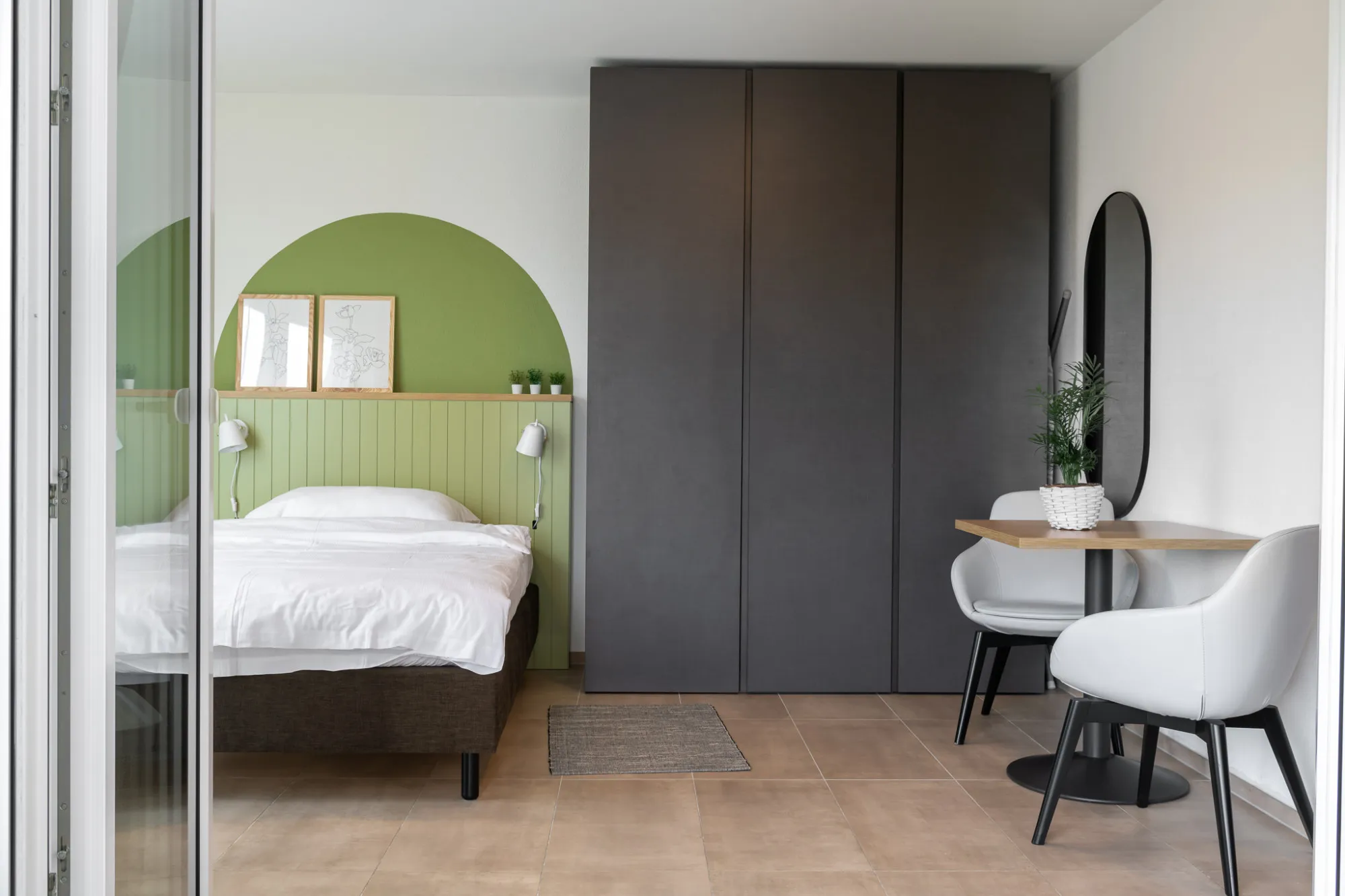 Curated 22m2 Studio With Balcony, Built For Work-from-home Stays #5
