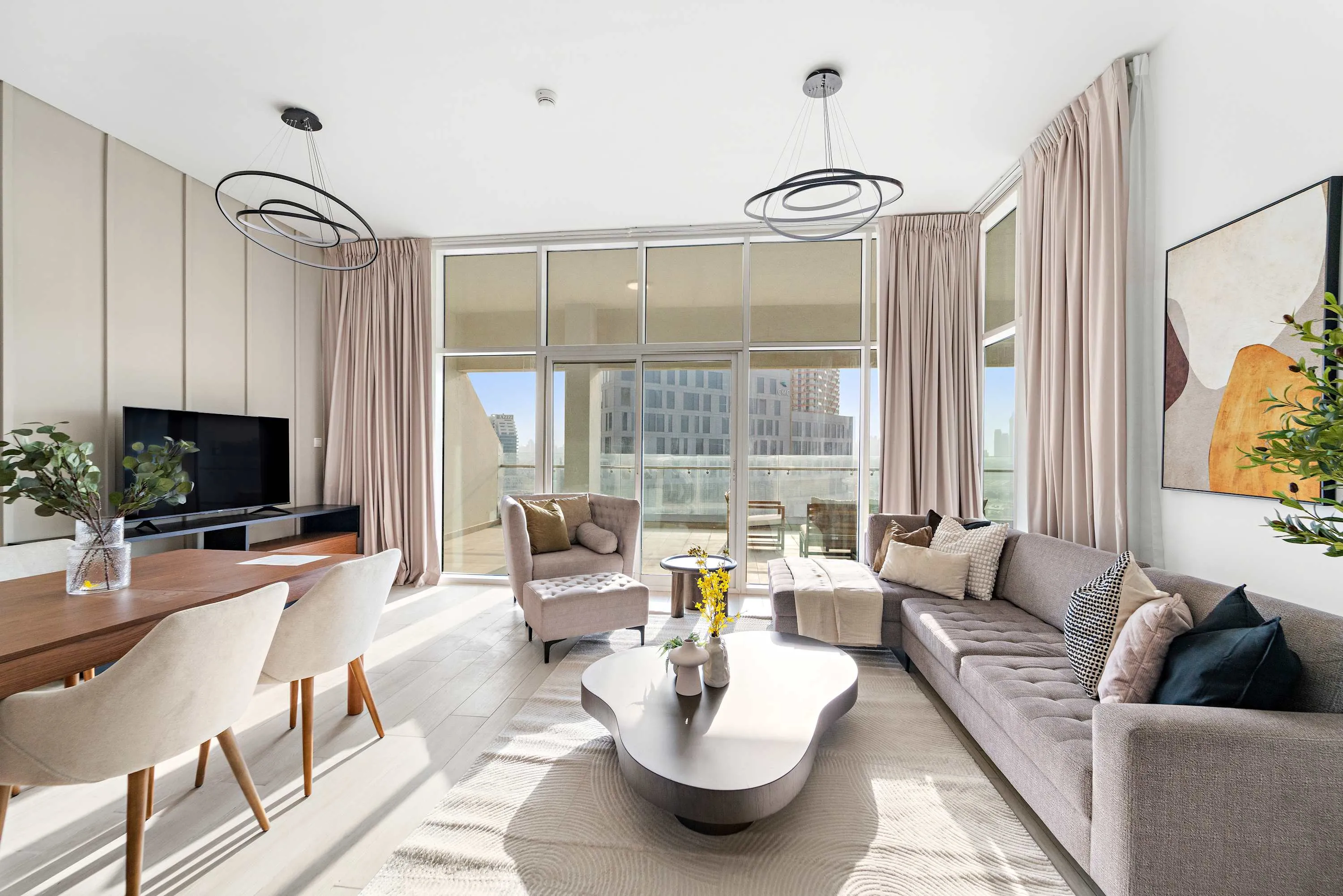 Upscale Dubai Studio With Dedicated Home Office In Al Jaddaf For Remote Work