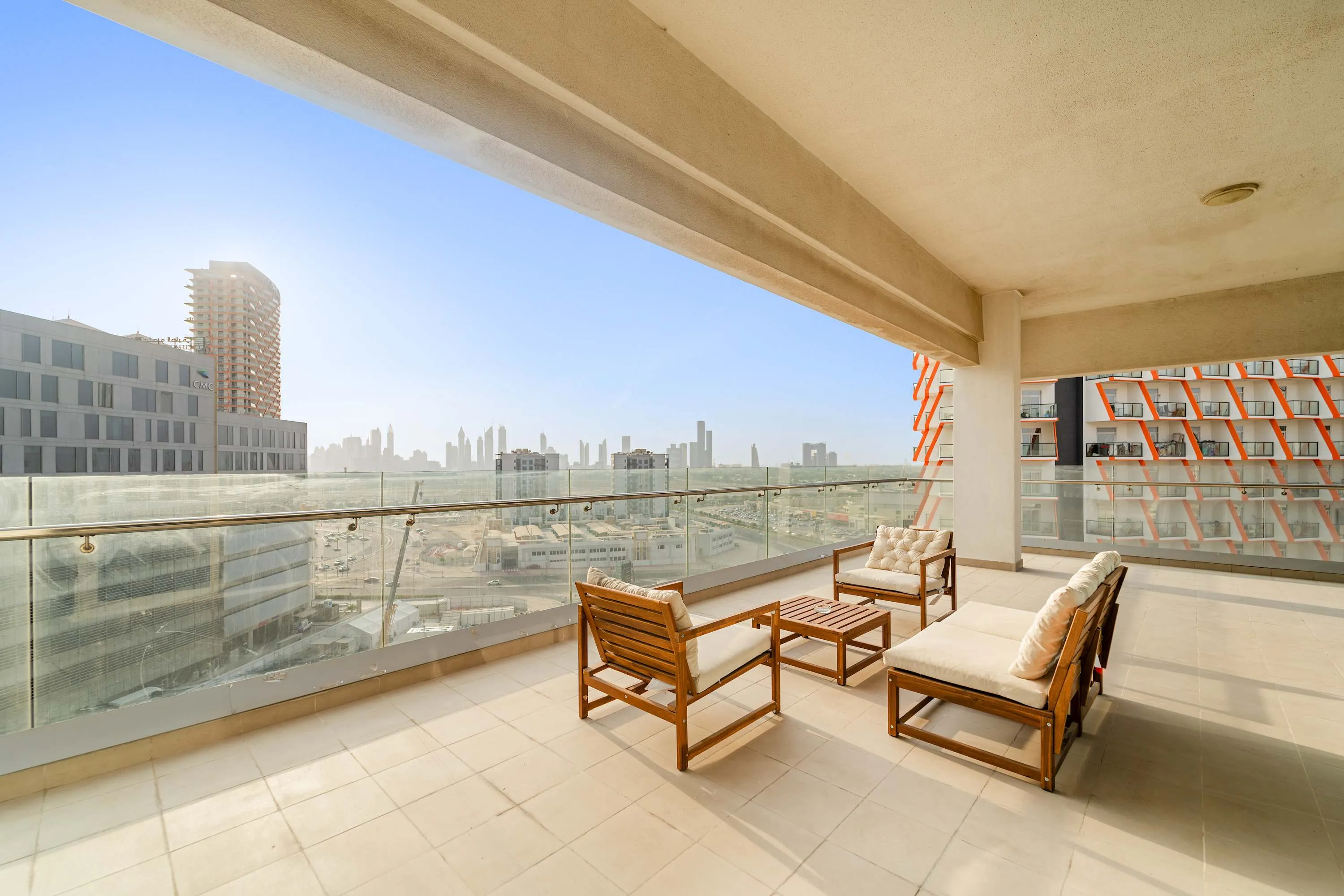 Upscale Dubai Studio With Dedicated Home Office In Al Jaddaf For Remote Work #2