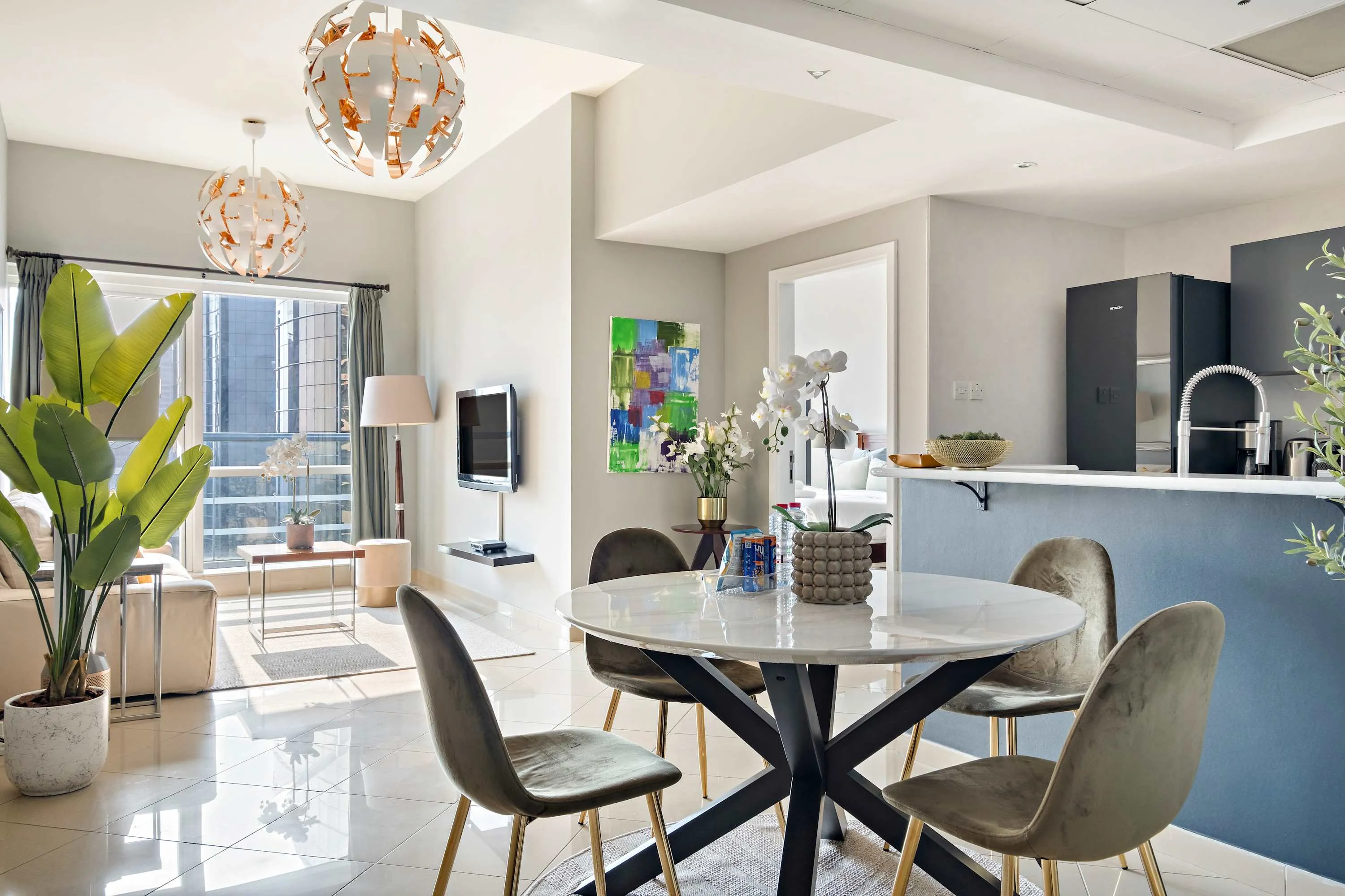 Spacious Dubai Flat With Dedicated Home Office Near Jlt East Lake For Remote Work