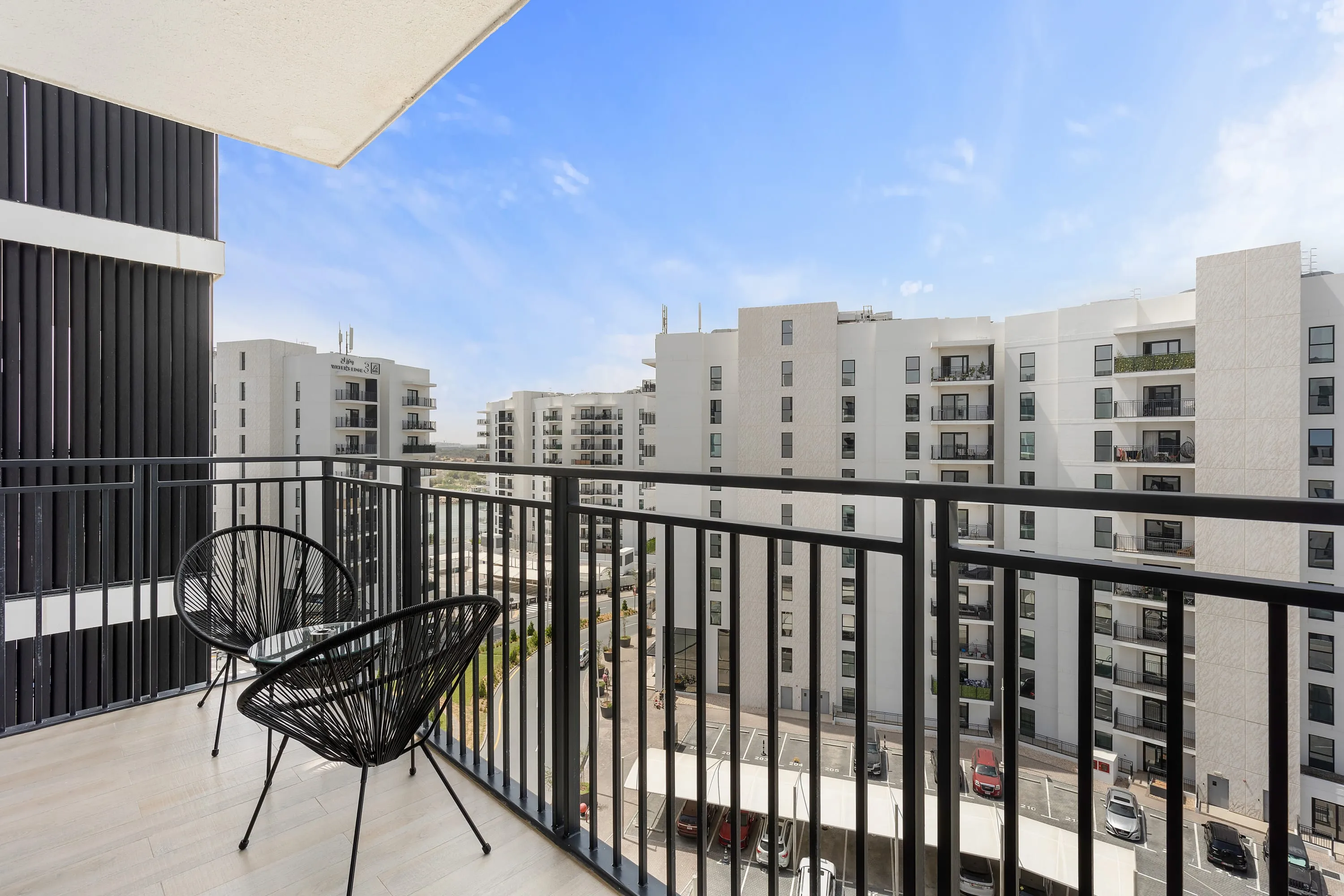 Trendy 70m2 Abu Dhabi Flat With Dedicated Home Office And Bright Living Space #5
