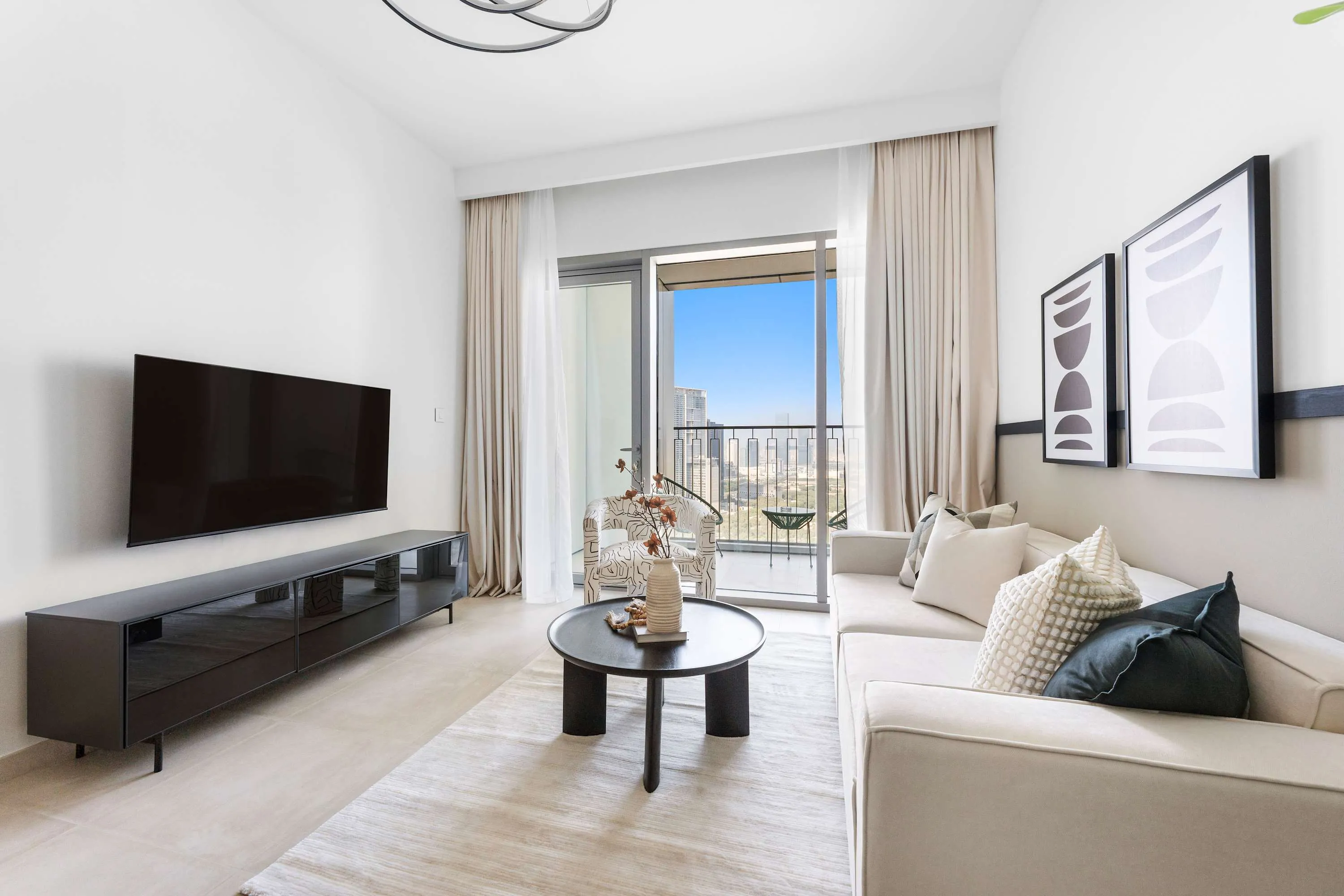 Trendy Dubai Flat With Bright Home Office And City Views For Digital Nomads #3