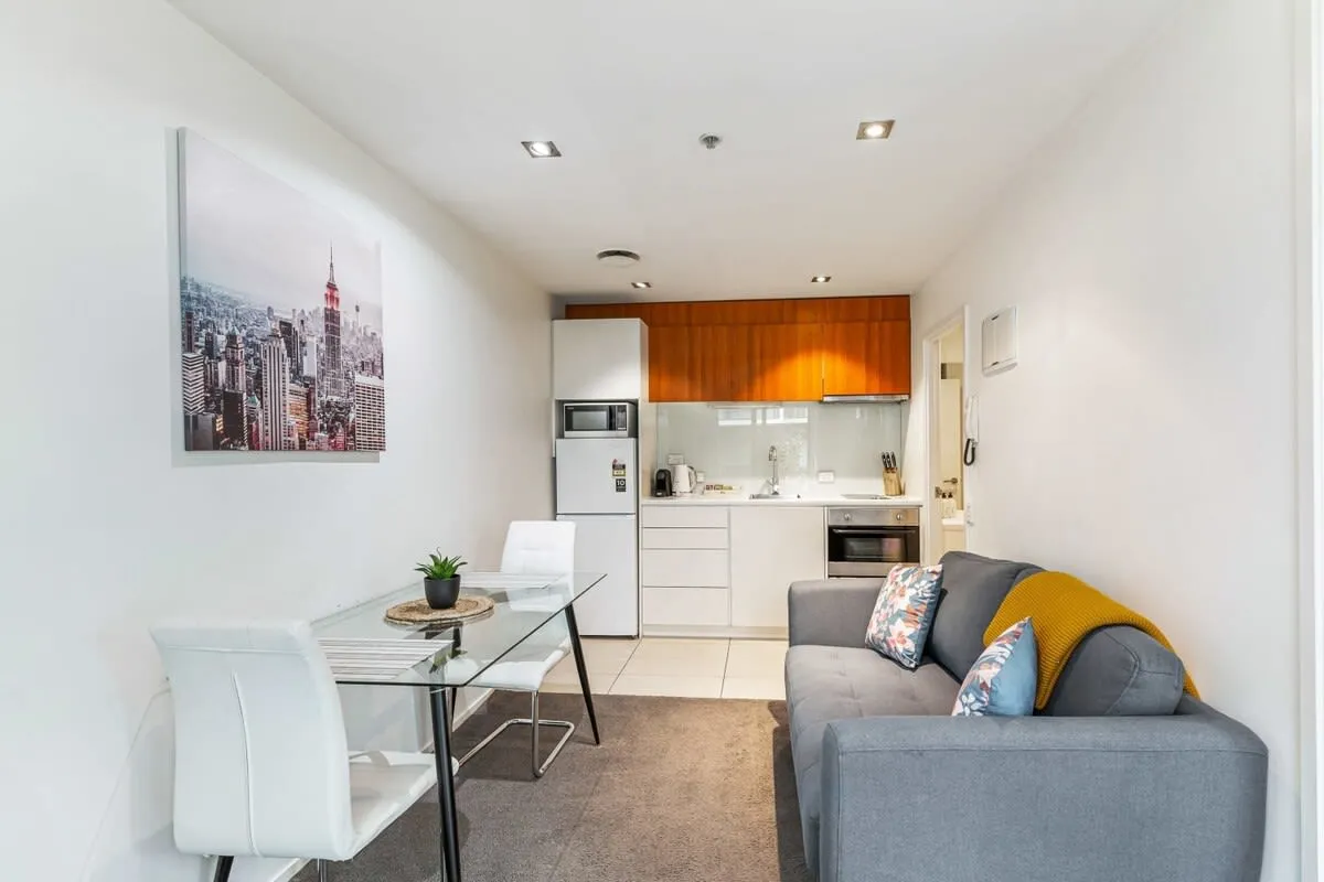 Distinctive Intimate One-bed Flat In Auckland -- Dedicated Home Office And Patio #4