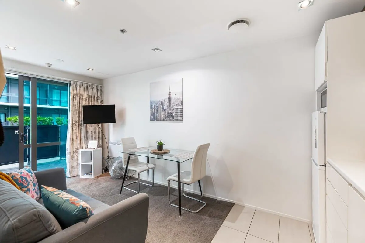 Distinctive Intimate One-bed Flat In Auckland -- Dedicated Home Office And Patio #5