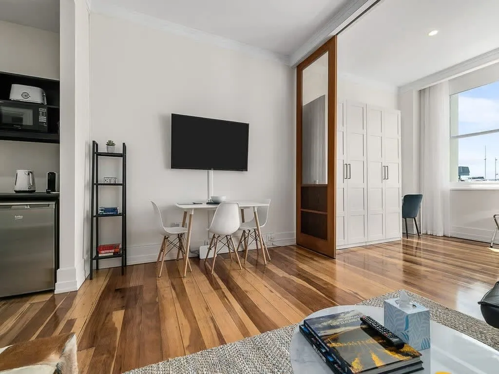 Cozy 1br Trendy Flat - Dedicated Workspace & Fast Wi-fi Near Sky Tower, Auckland #4