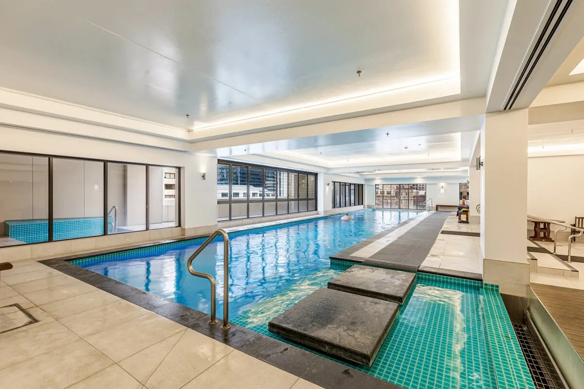 Sophisticated 1-bed Auckland Flat - Cozy City Views & Digital-nomad Ready Workspace #5