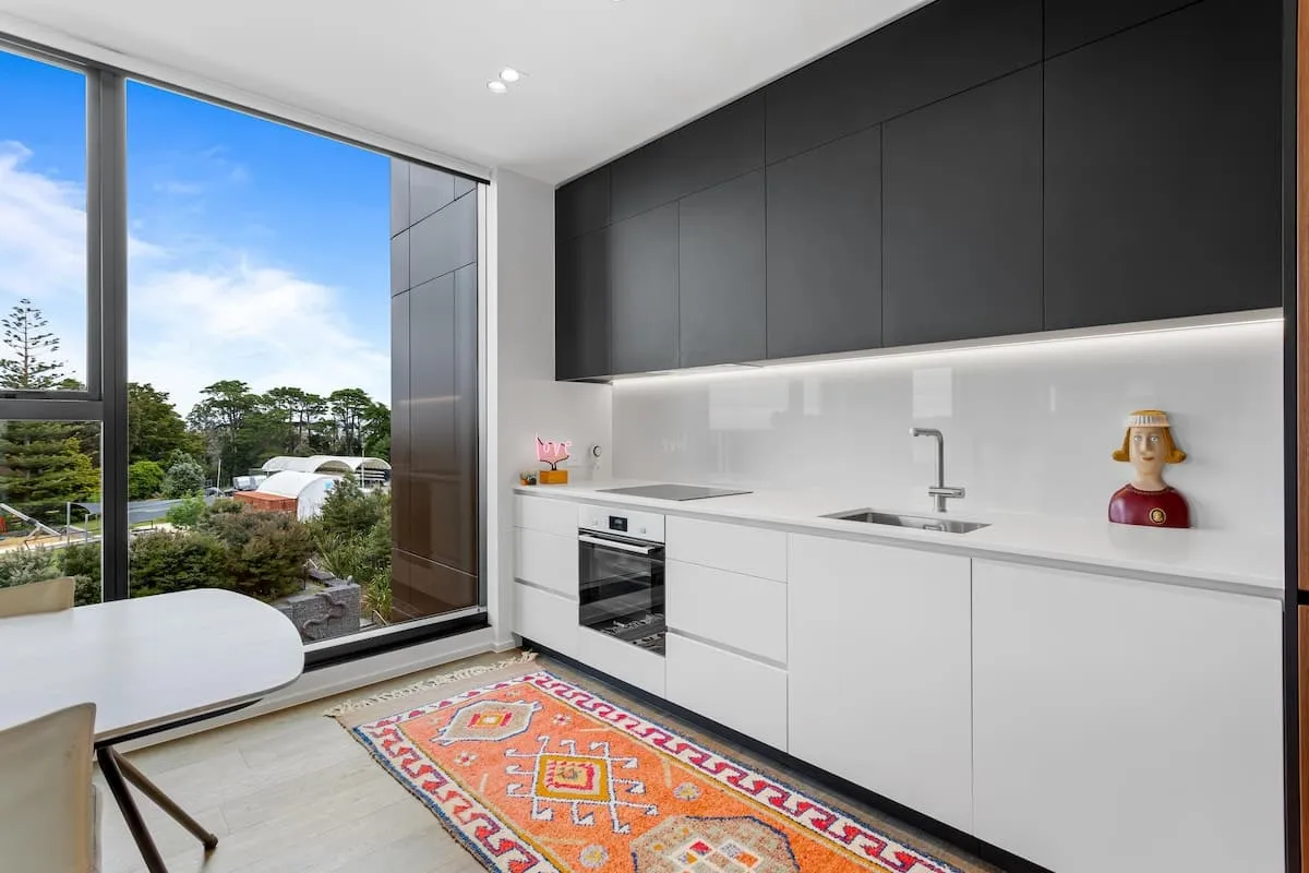 Auckland Cozy Contemporary 1br -- Digital Nomad Ready, Balcony Near Ferry #4