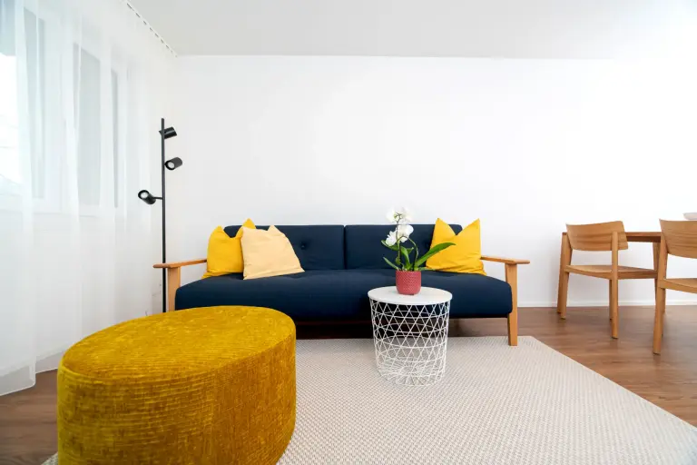 Refined Flat With Balcony, 8 Min To Train Station - For Work From Home