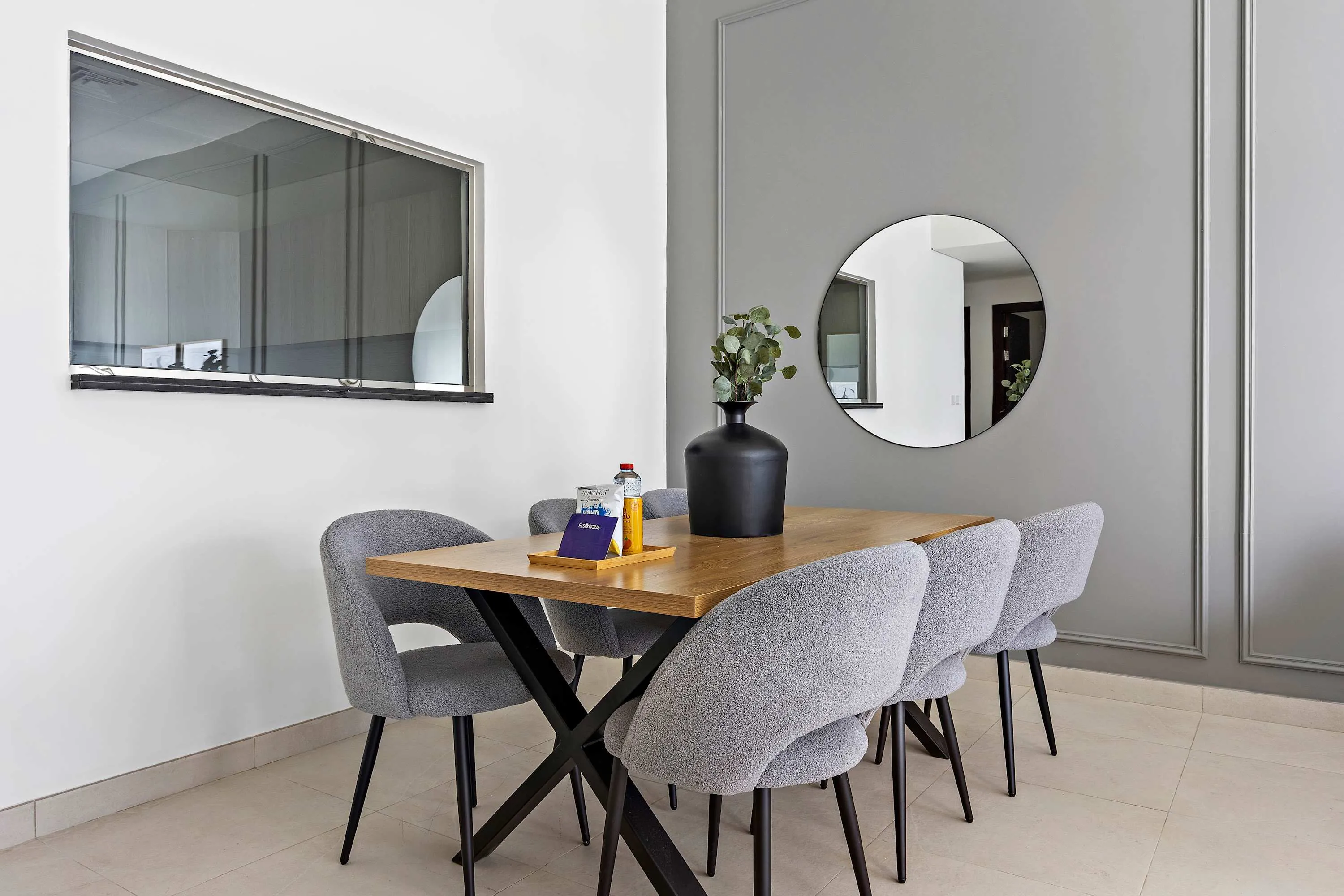 Extensive Designer Flat In Abu Dhabi With Dedicated Home Office And Modern Layout #5