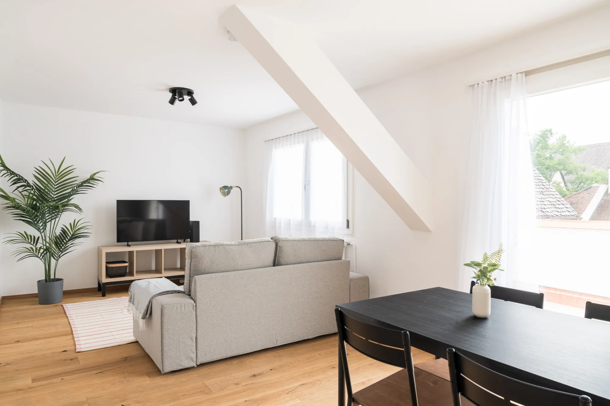 Designer Basel Flat With Home Office Setup In The Old Town