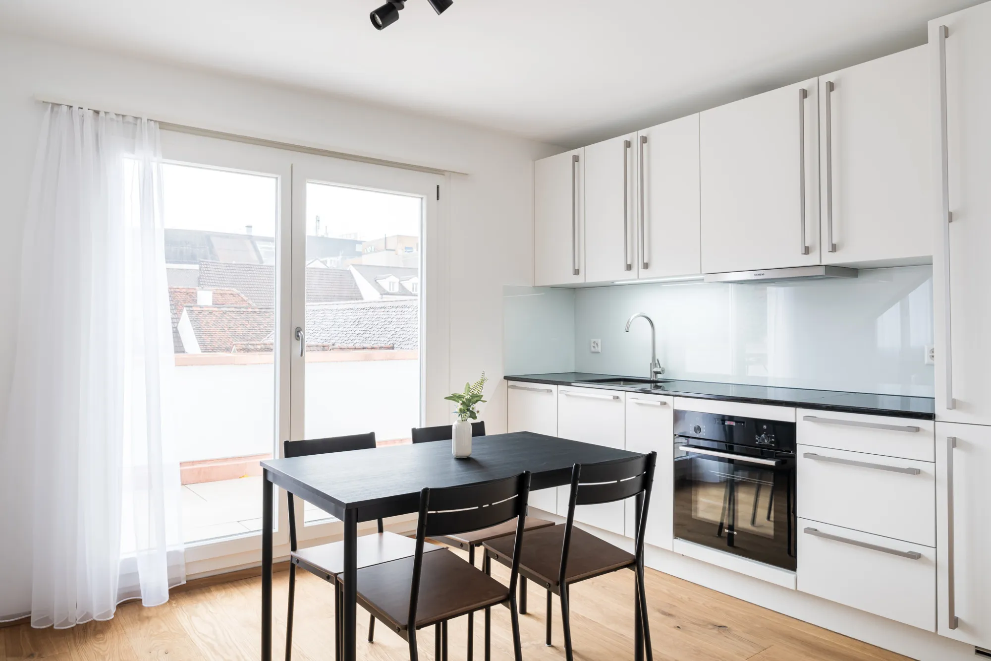 Designer Basel Flat With Home Office Setup In The Old Town #5