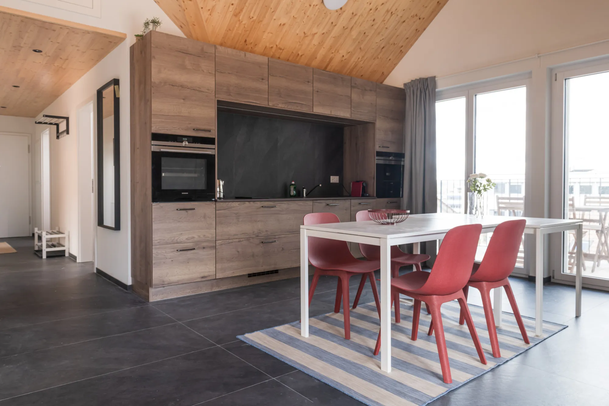 Trendy 2-bed Executive Flat For Remote Work In Zug #3