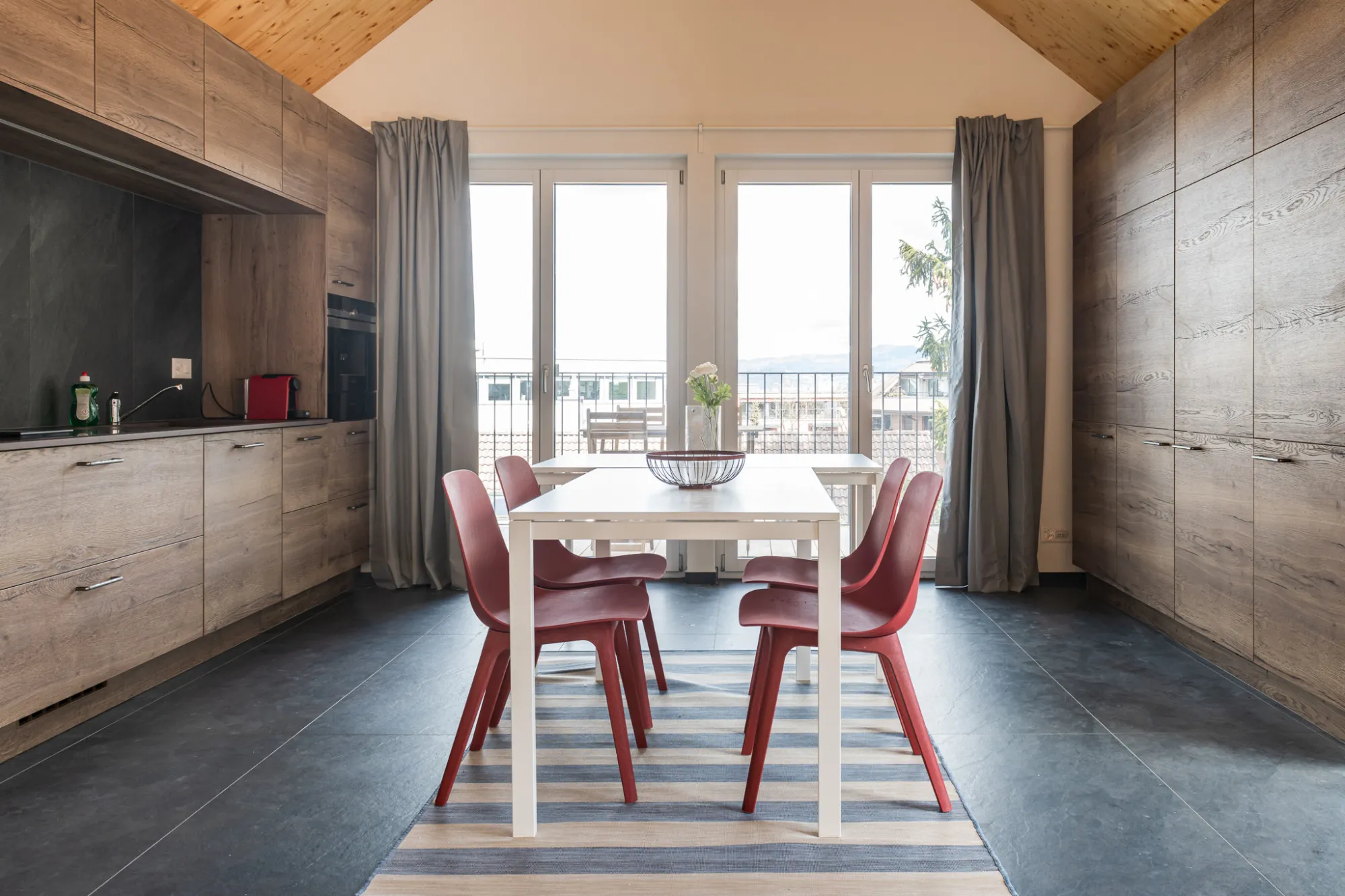 Trendy 2-bed Executive Flat For Remote Work In Zug #4
