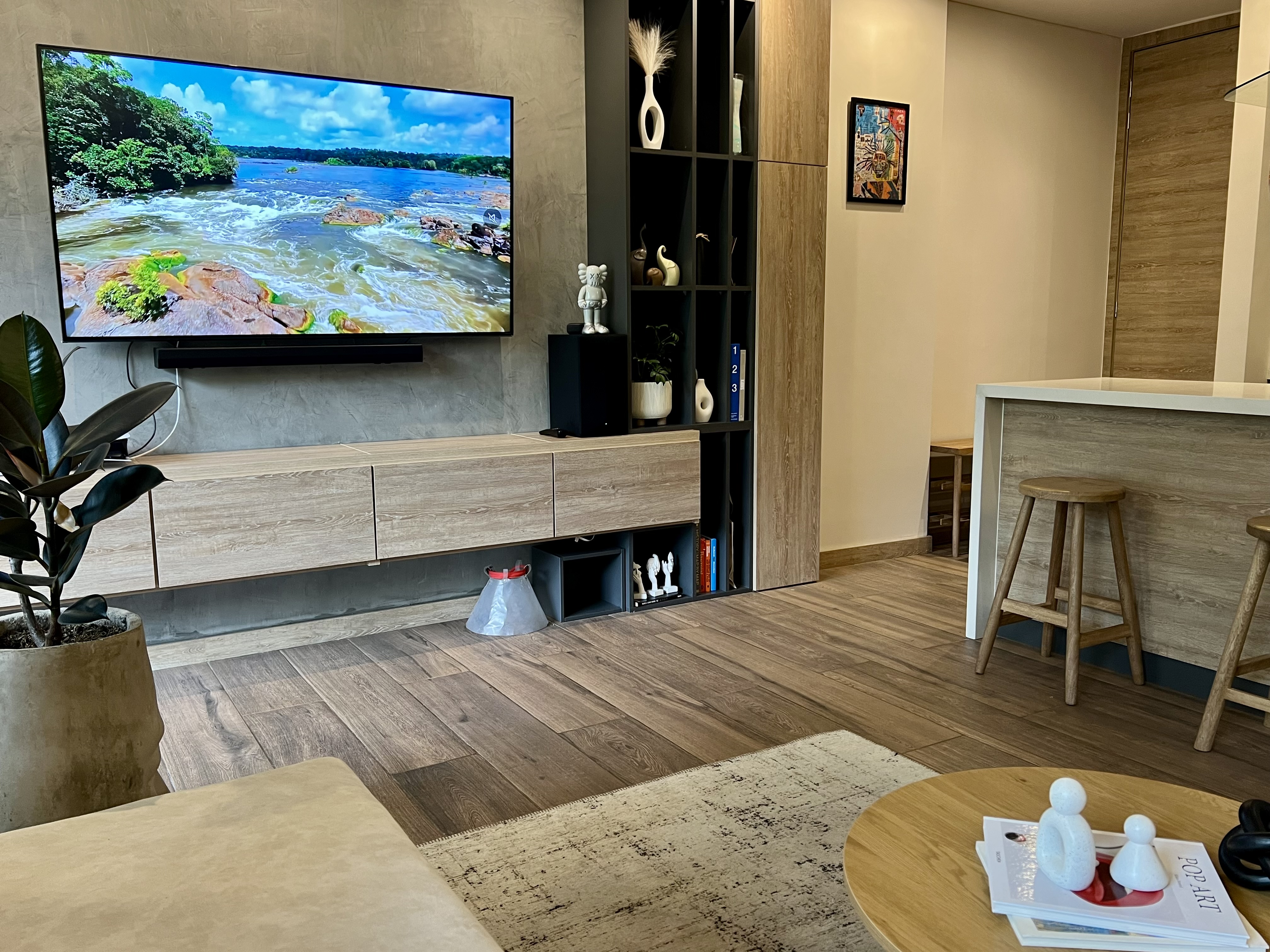 Roomy Urban Flat With City Views & Home Office In Envigado #4