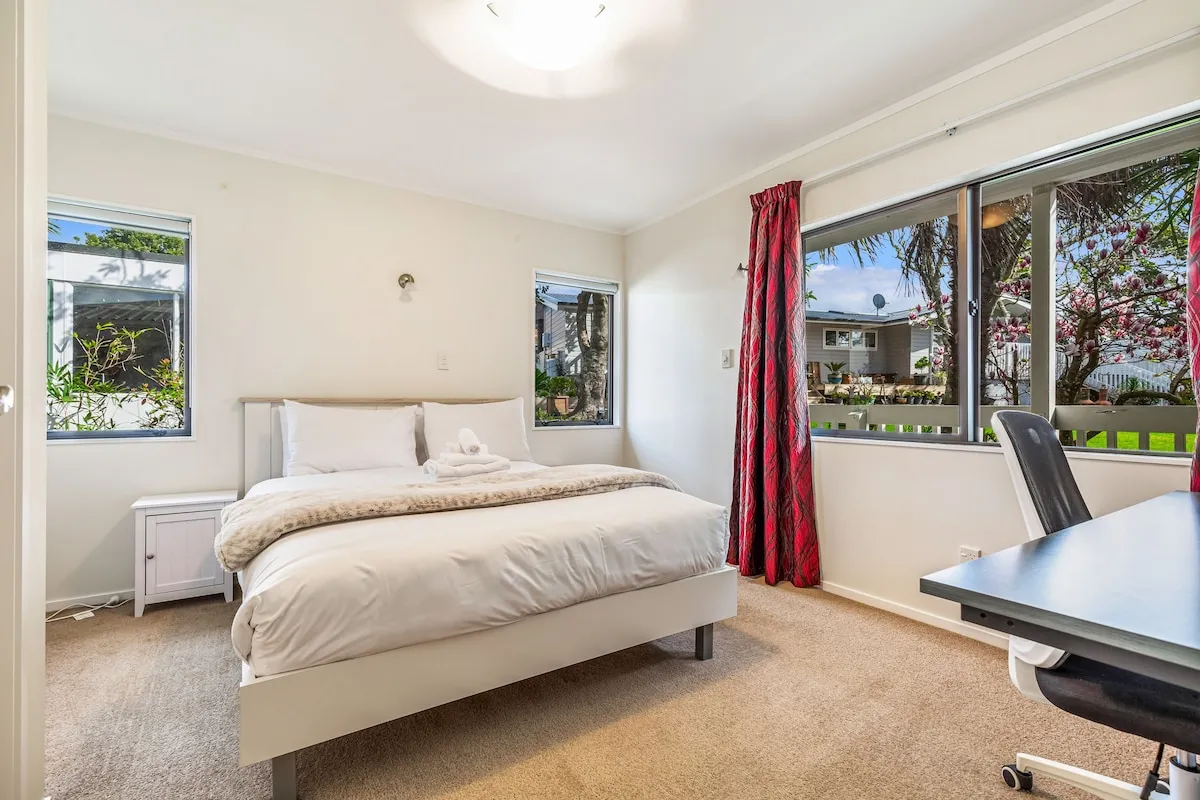 Intimate Contemporary Auckland City Flat - Digital-nomad Ready, 3br With Home Office #4