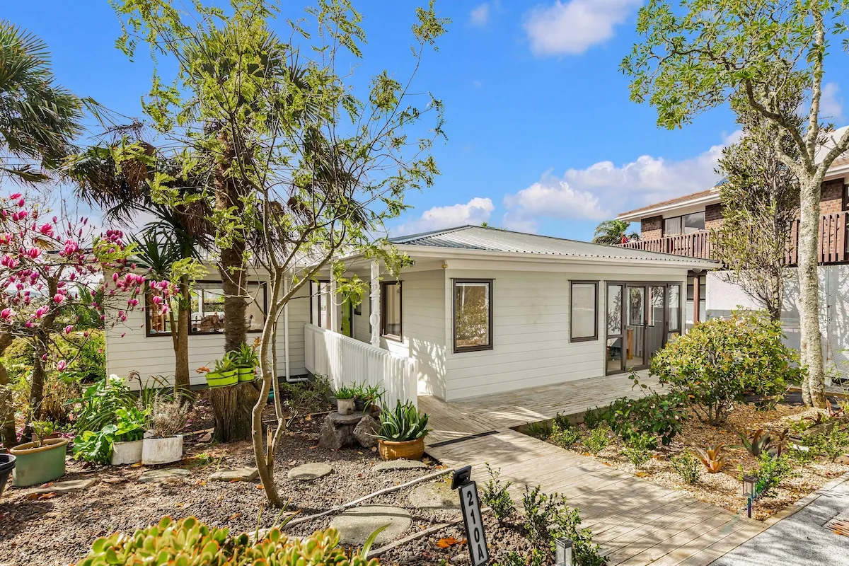 Intimate Contemporary Auckland City Flat - Digital-nomad Ready, 3br With Home Office