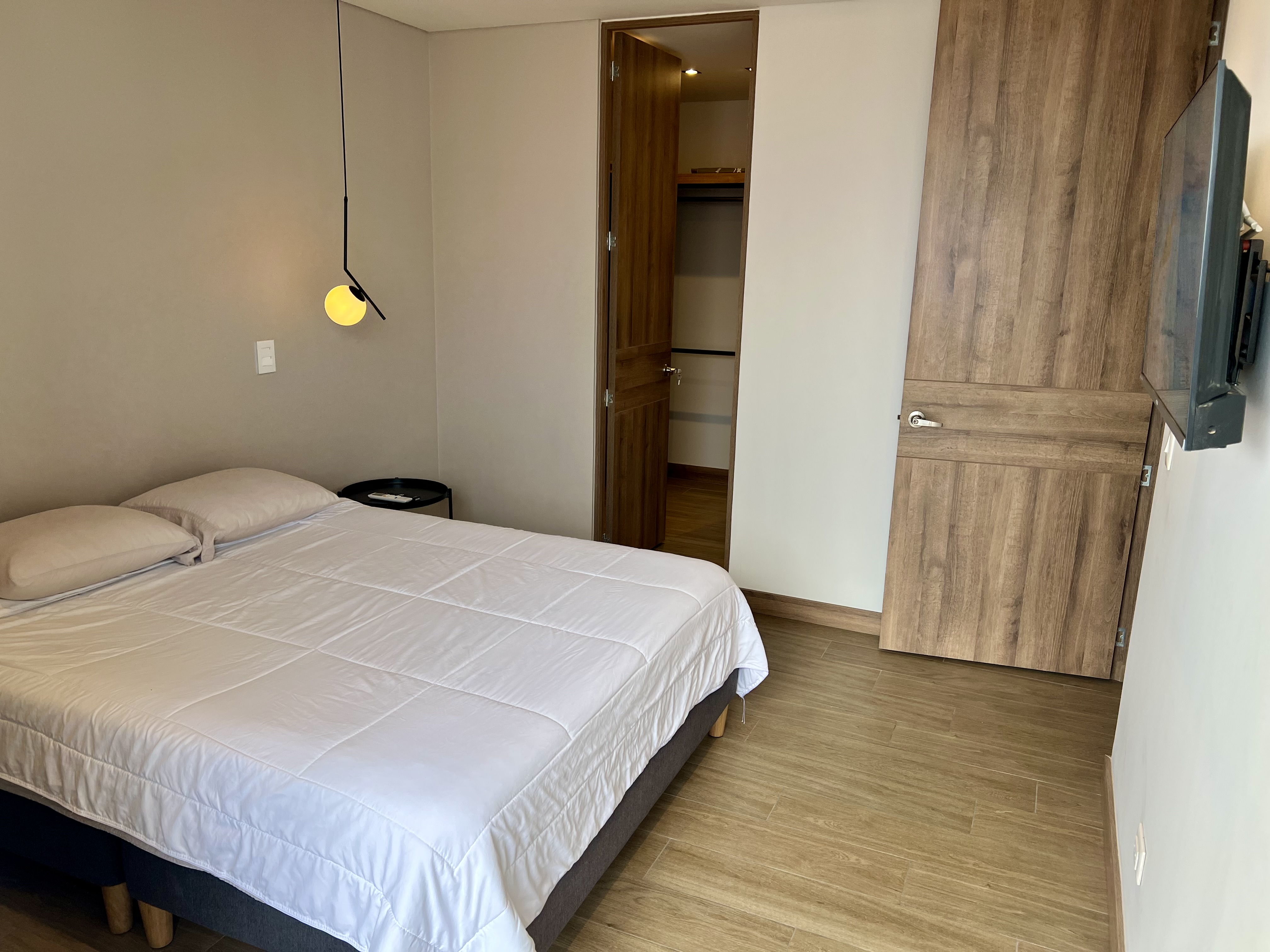 Work With A View: Refined 2br Medellin Flat, Private Balcony In El Poblado #4