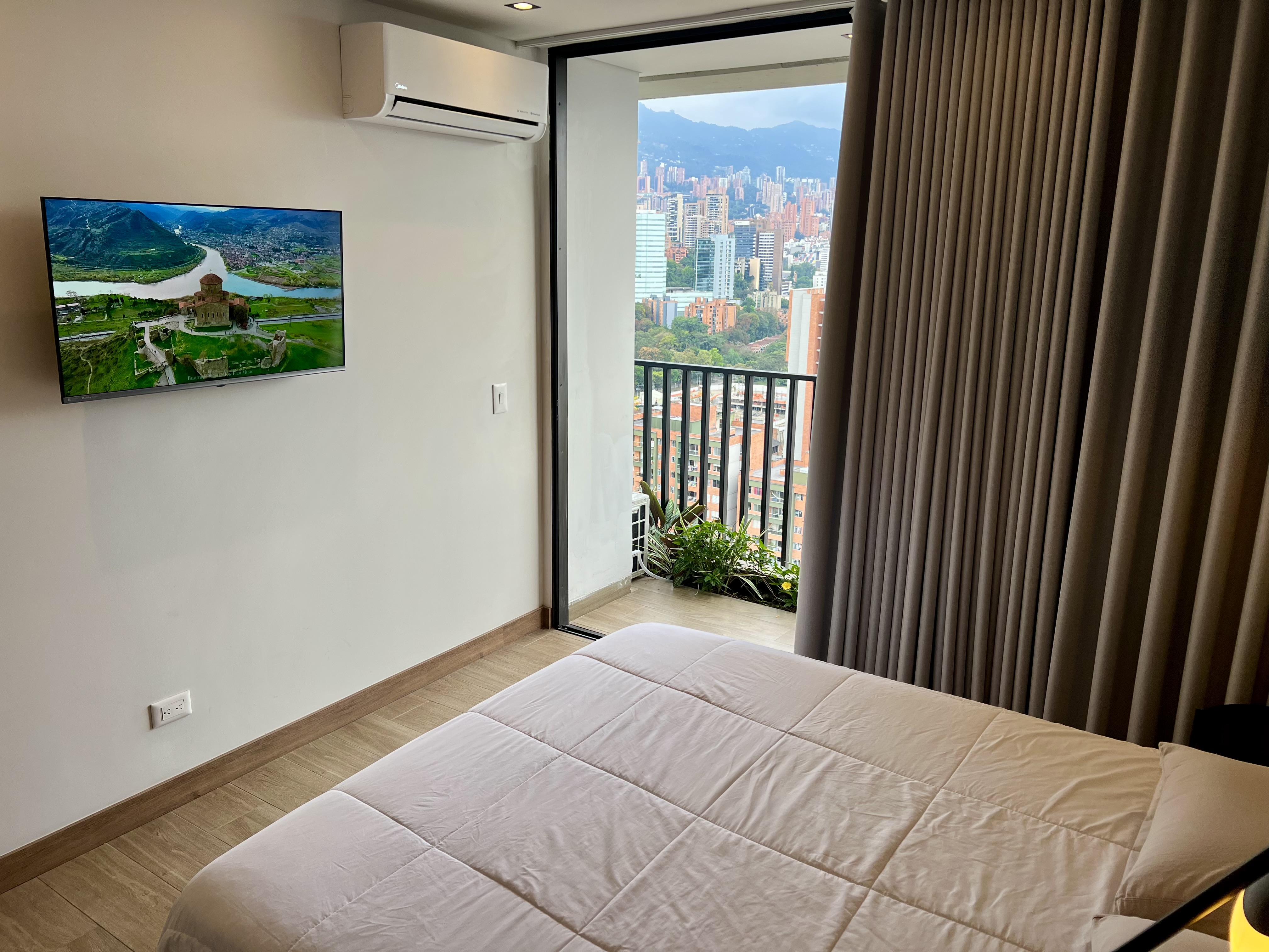 Work With A View: Refined 2br Medellin Flat, Private Balcony In El Poblado #2