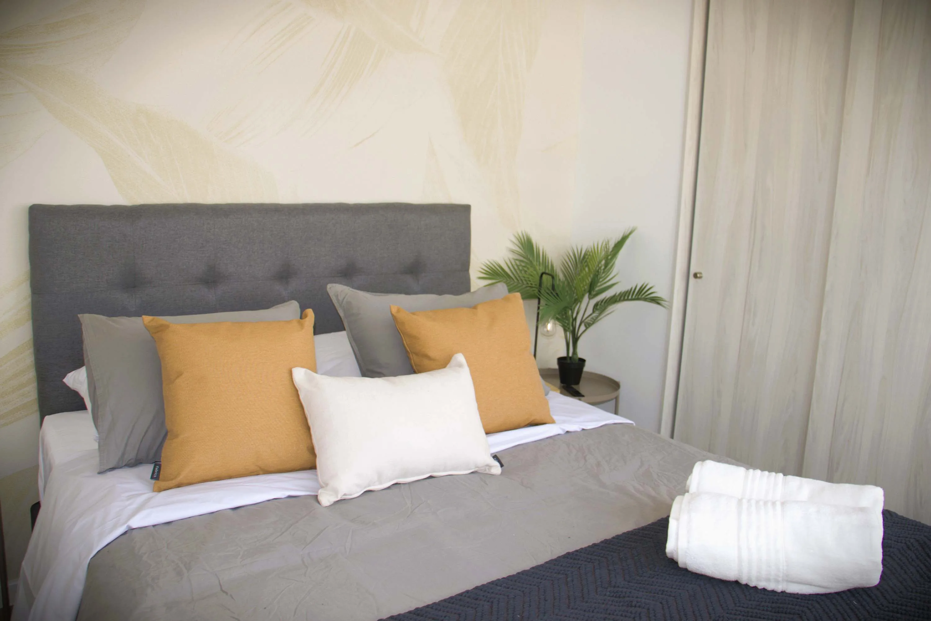 Chic 1-bed Urban Flat With City Views And Dedicated Work Space Near Nunoa Metro