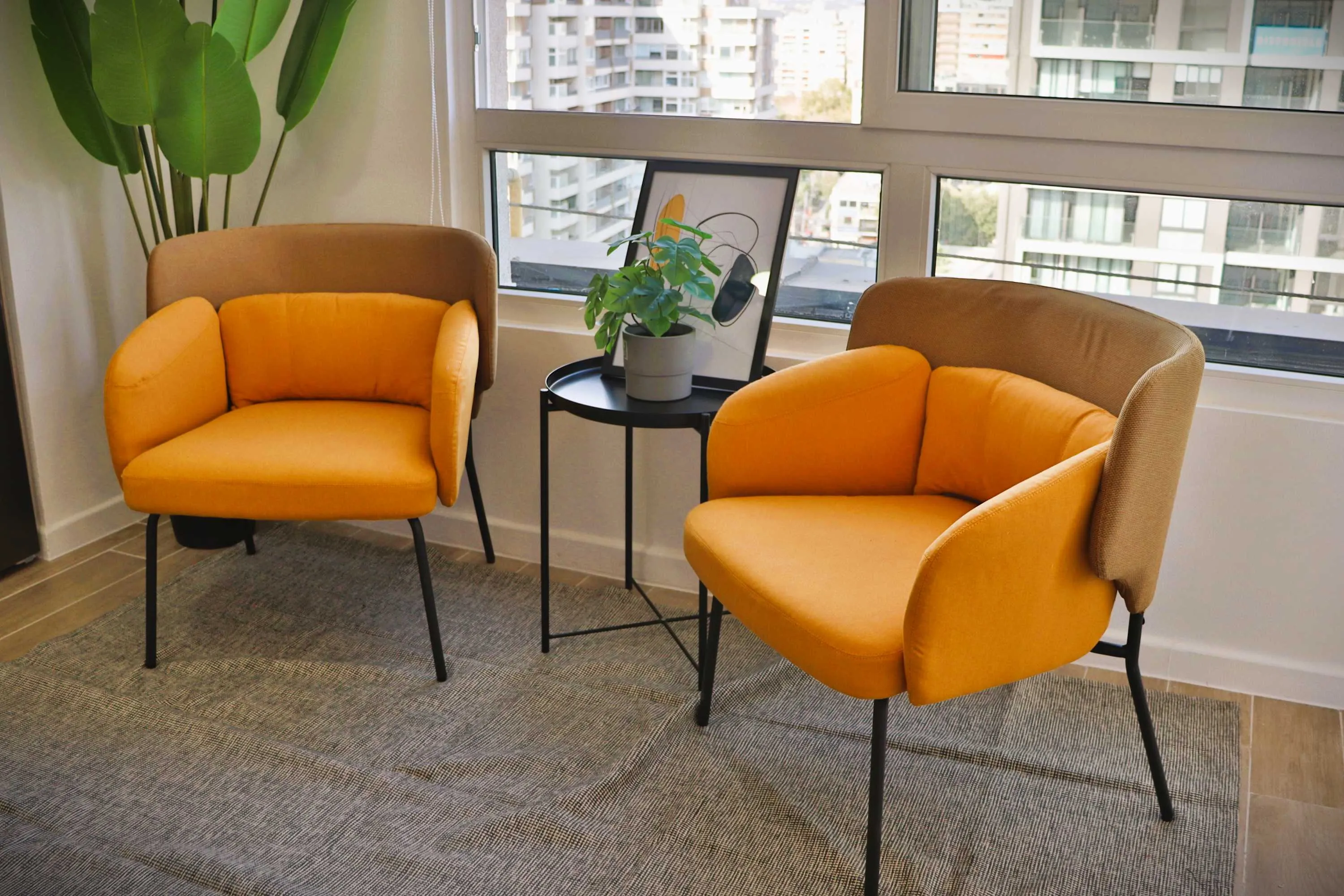 Chic 1-bed Urban Flat With City Views And Dedicated Work Space Near Nunoa Metro