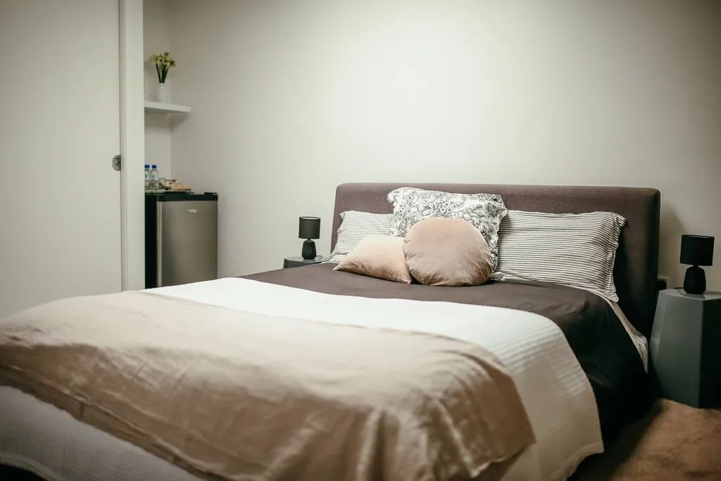 Premium Compact Contemporary Flat In Auckland - Dedicated Home Office For Digital Nomads #4