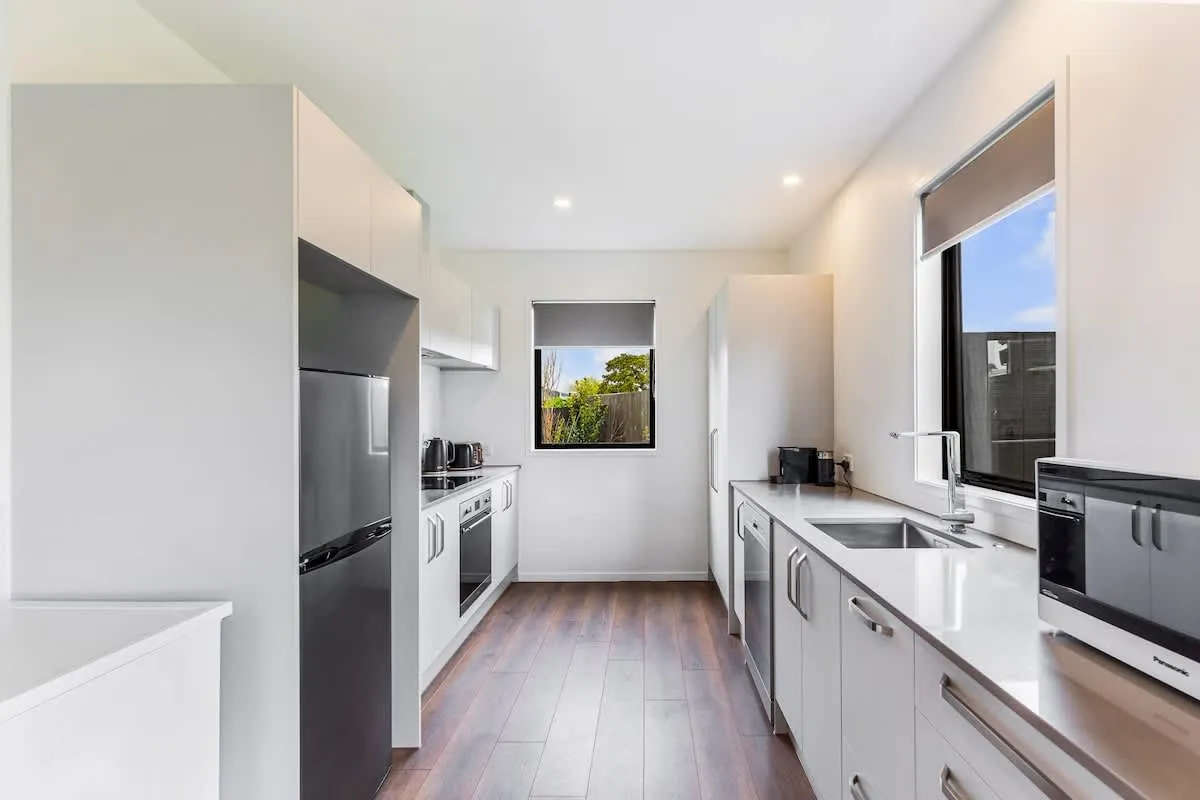 Auckland Chic Metropolitan Flat: Efficient 3br, Digital-nomad Workstations + Free Parking #4
