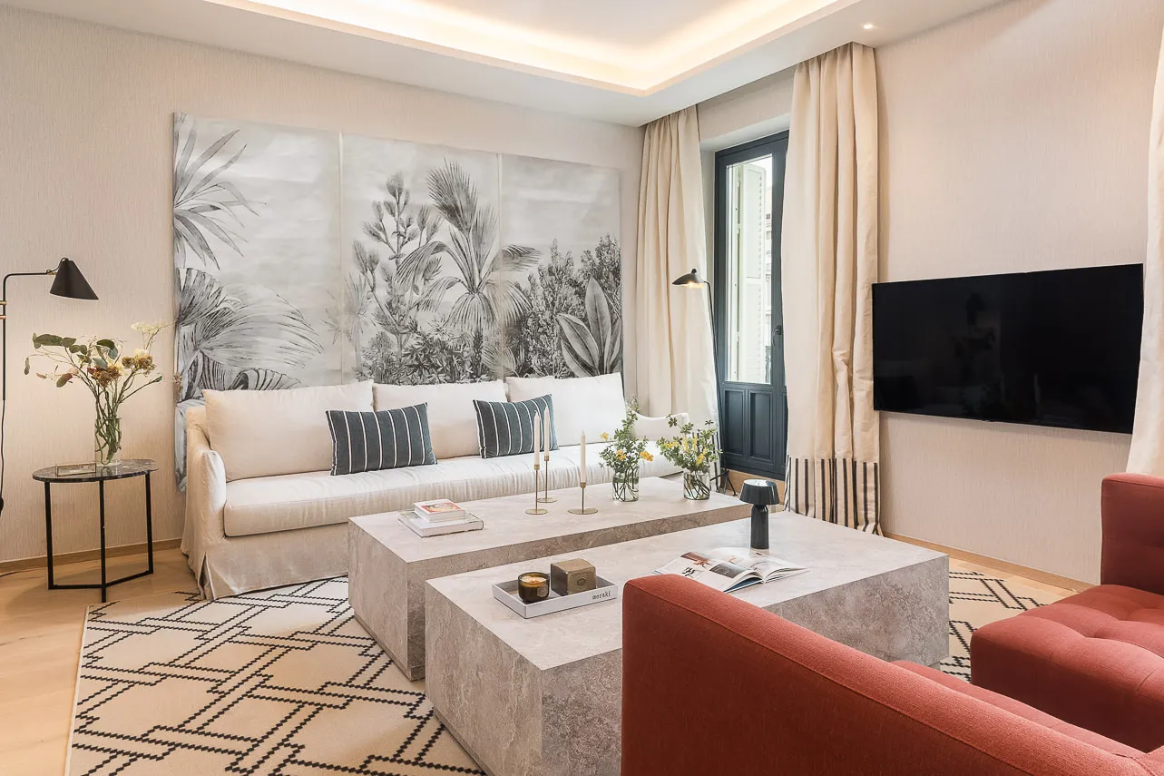 Stylish Madrid Penthouse With Spacious Living And Prime Home Office Area #3