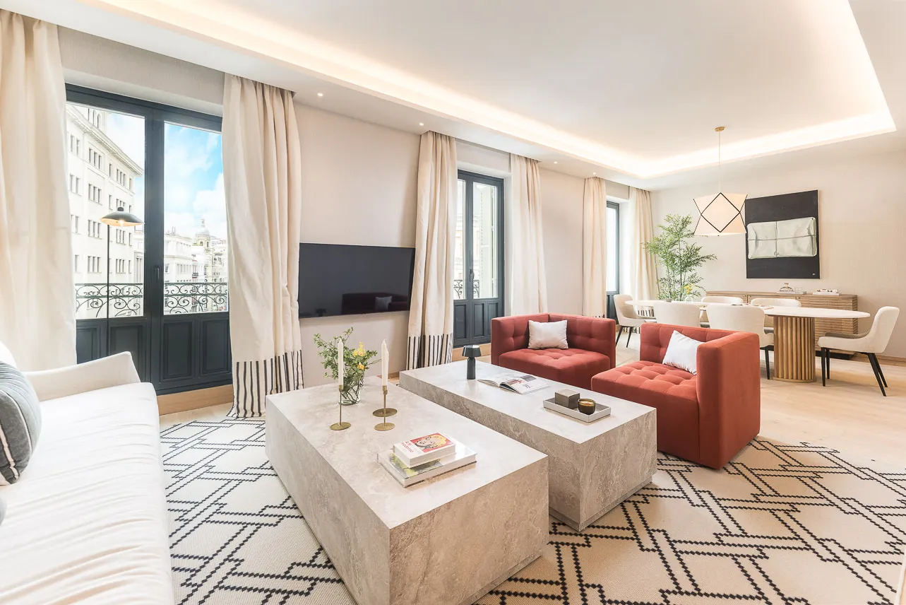Stylish Madrid Penthouse With Spacious Living And Prime Home Office Area #4