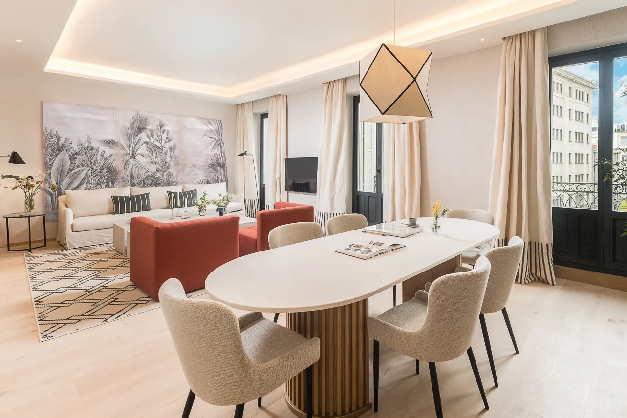 Stylish Madrid Penthouse With Spacious Living And Prime Home Office Area #2
