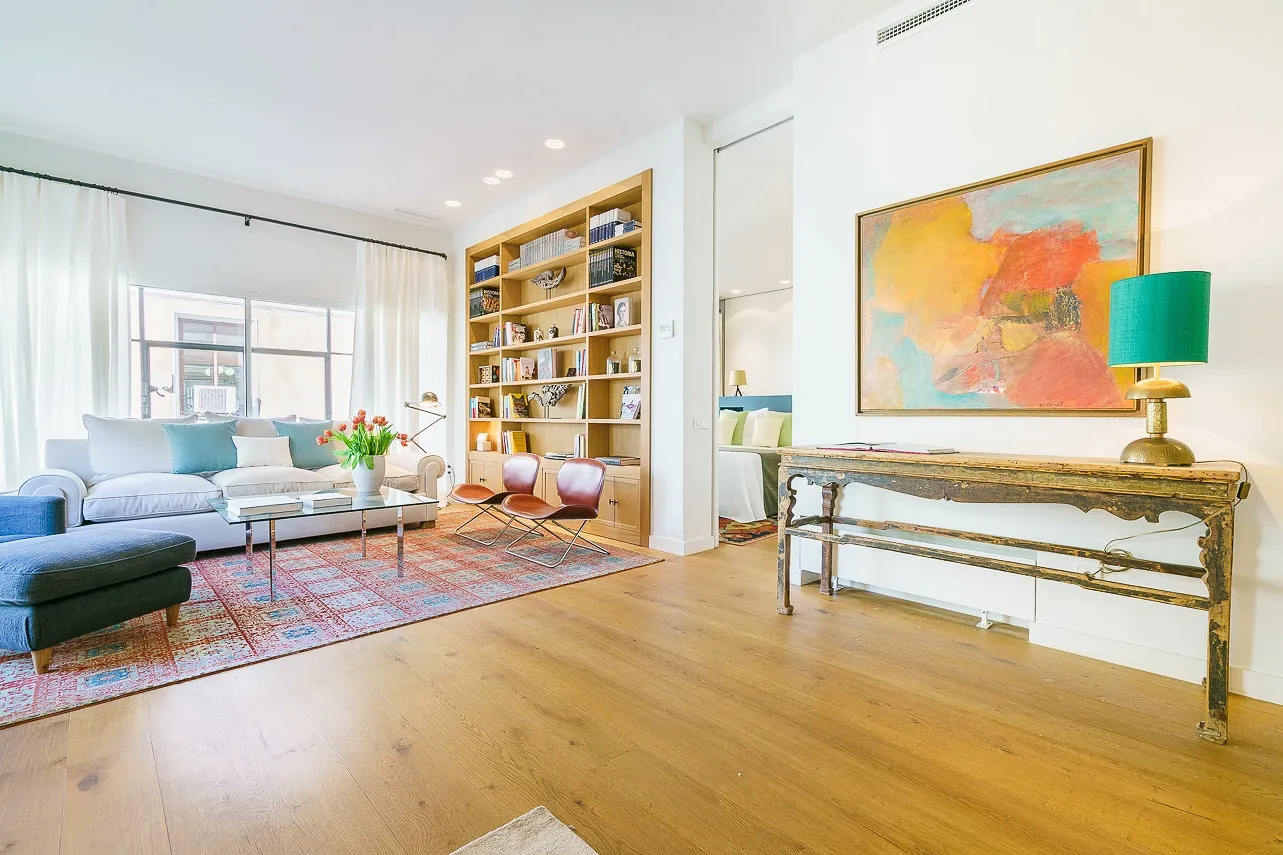 Vast Madrid Flat With Dedicated Home Office And Modern Comforts For Remote Work #4