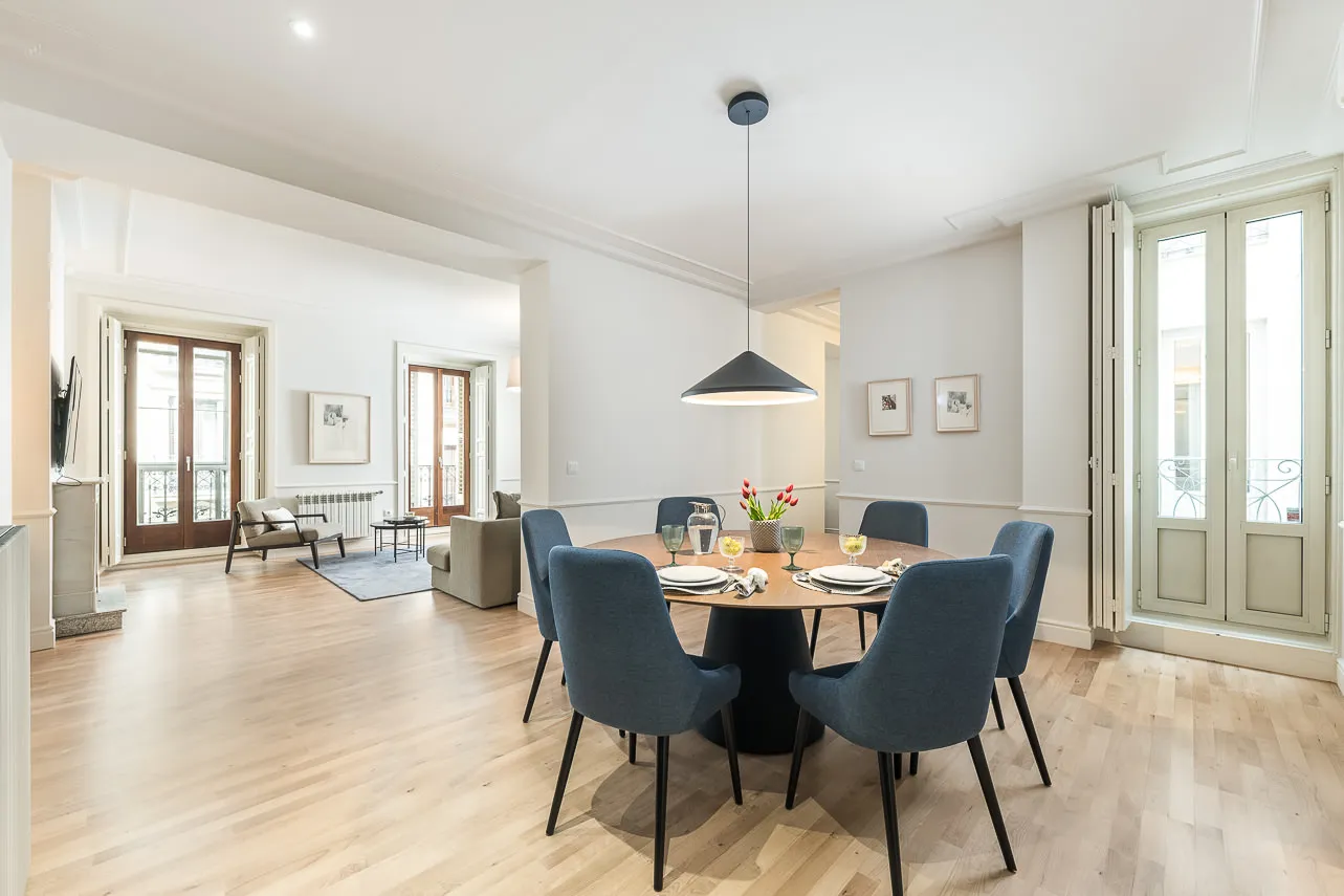 Luxury Madrid Penthouse With Expansive Living And Dedicated Home Office Space #4