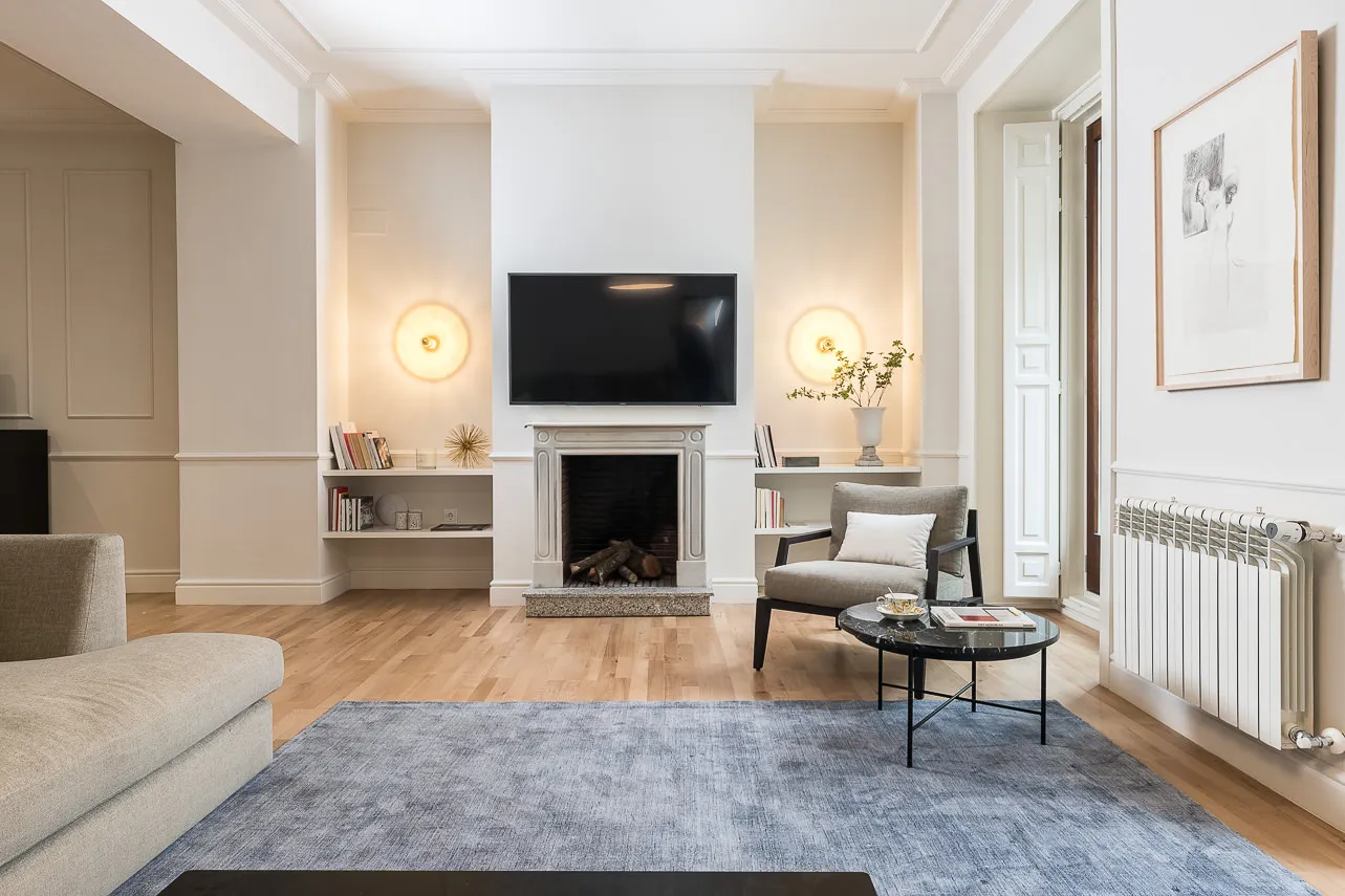 Luxury Madrid Penthouse With Expansive Living And Dedicated Home Office Space #3