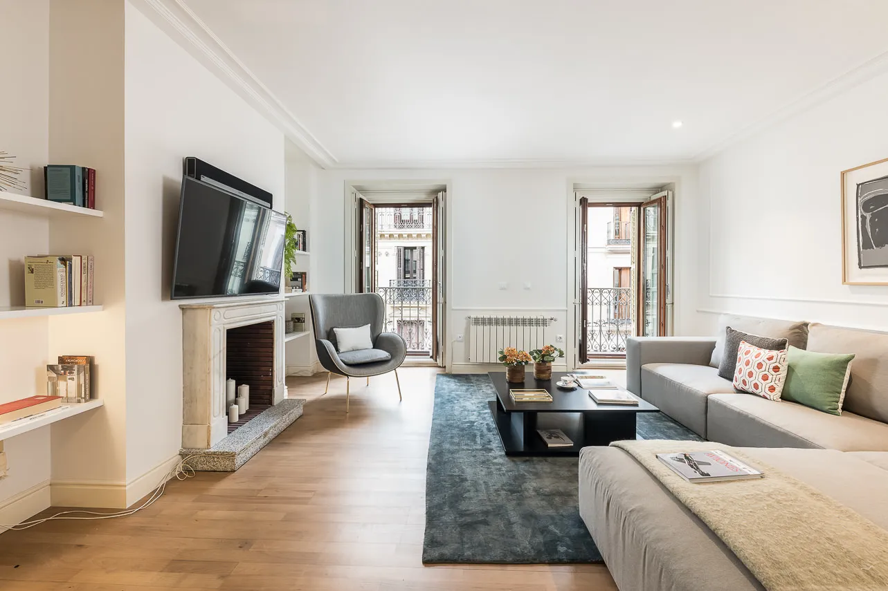 Spacious Madrid Flat With Home Office Zones For Remote Work Success #5
