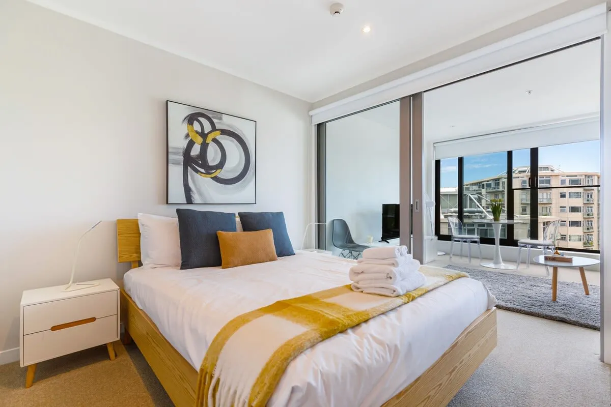 Elegant Compact 1br Flat In Auckland Cbd - Work-ready Desk, Fast Wifi #3