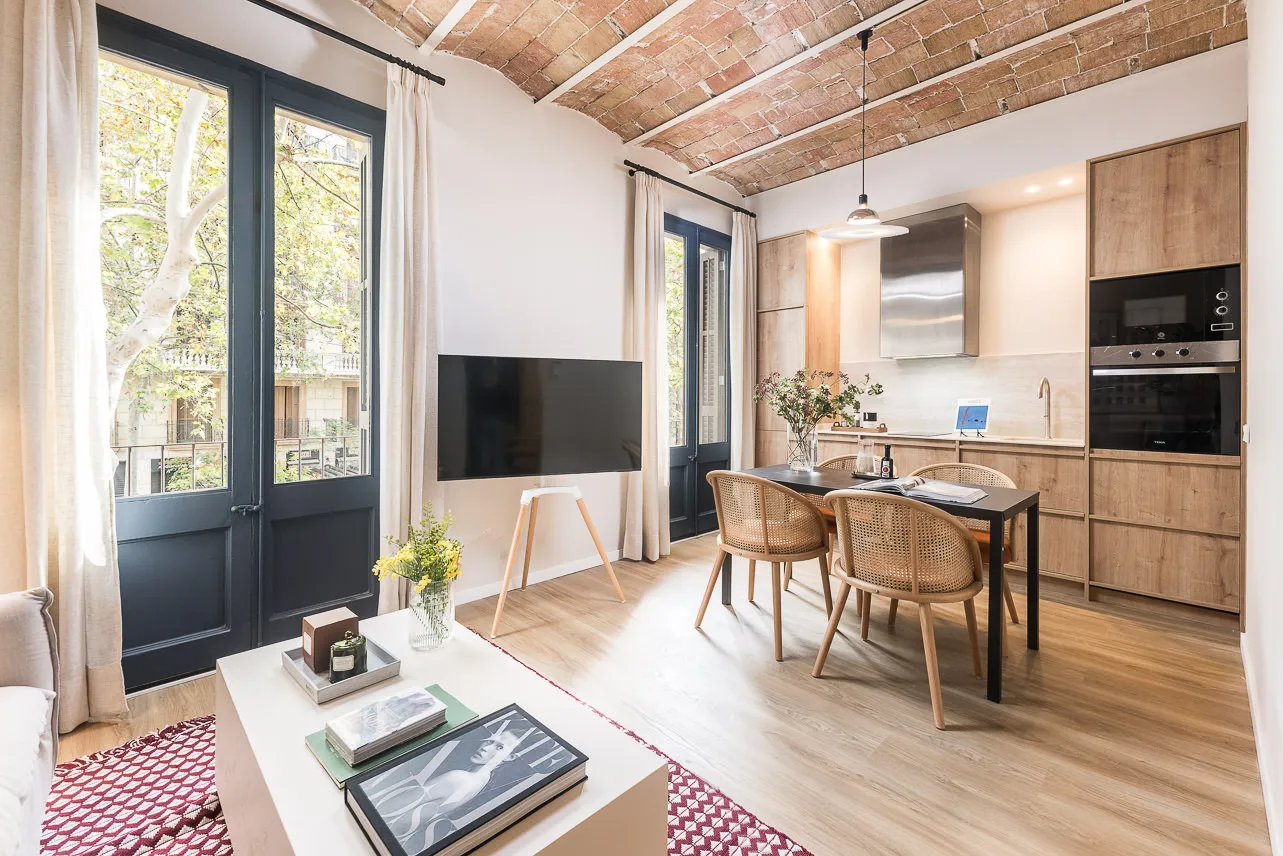 Contemporary 2-bedroom Flat With High-speed Fiber And Outdoor Space In Barcelona For Remote Work #3
