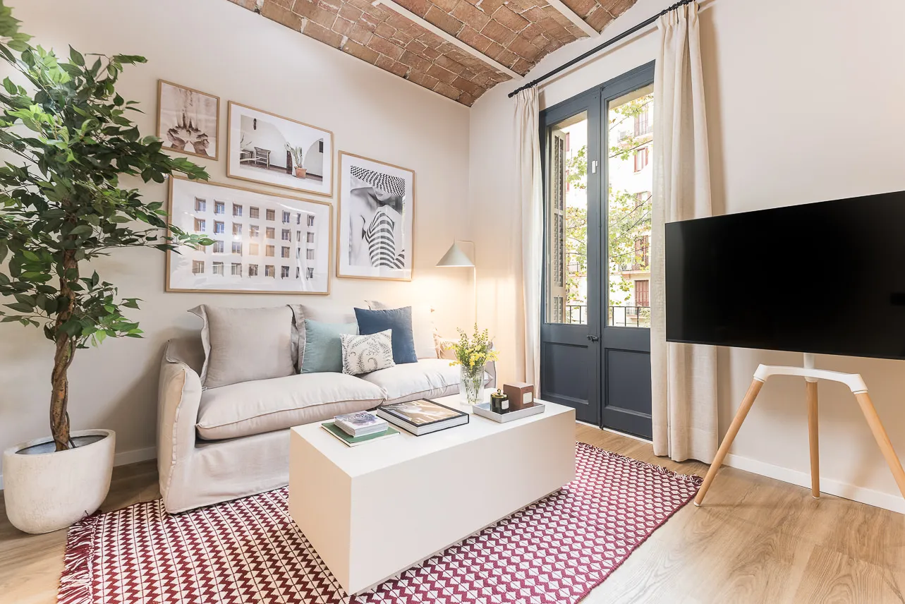 Contemporary 2-bedroom Flat With High-speed Fiber And Outdoor Space In Barcelona For Remote Work #2