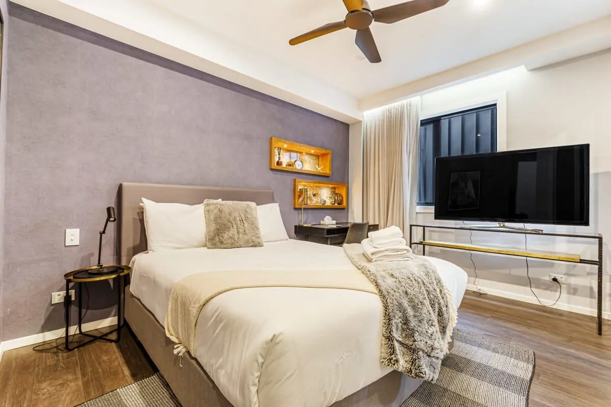 Charming Contemporary Flat In Auckland: 3br, Dedicated Home Office & Long-stay Friendly #3