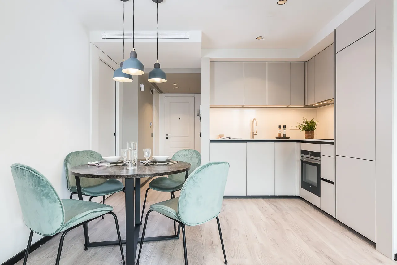 Sleek 52m2 Barcelona Flat With Dedicated Home Office & City Views For Digital Nomads #5