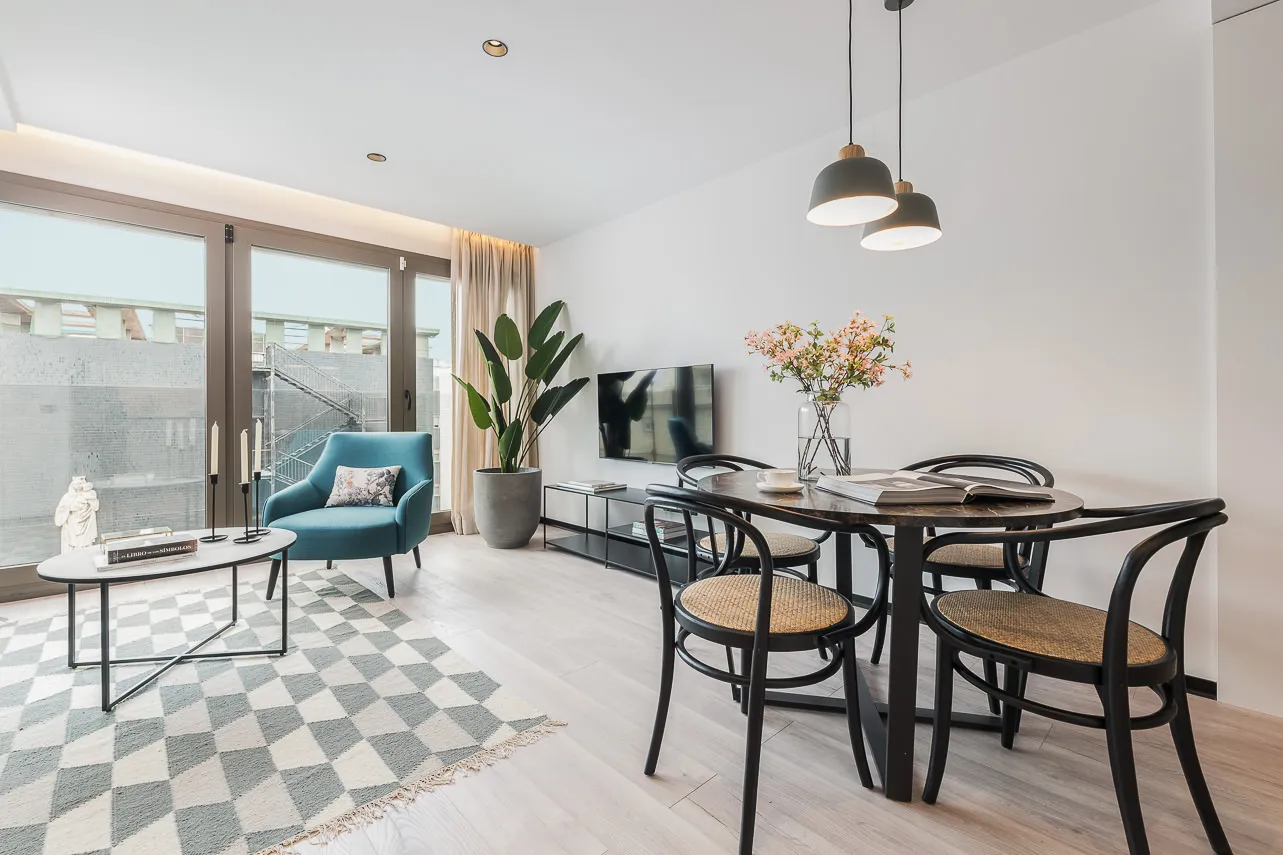 Spacious Barcelona Flat With Dedicated Home Office For Remote Work And Productivity #2