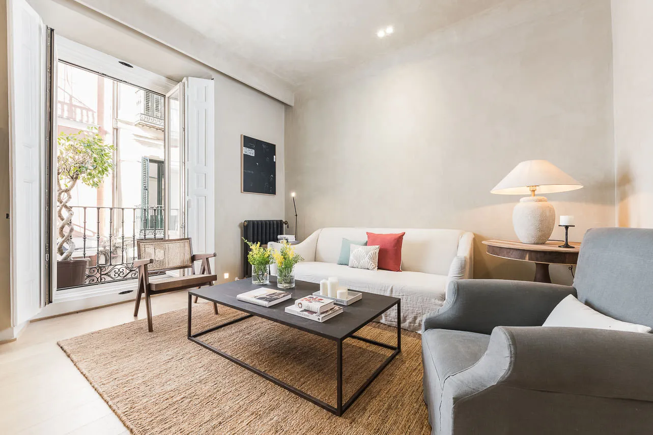Stylish Madrid Flat With Dedicated Home Office And City Views For Remote Work #3