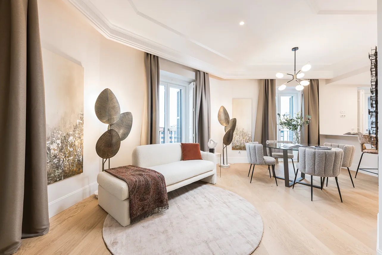Spacious Madrid Flat With Dedicated Home Office And Creative Workspace In Centro #2