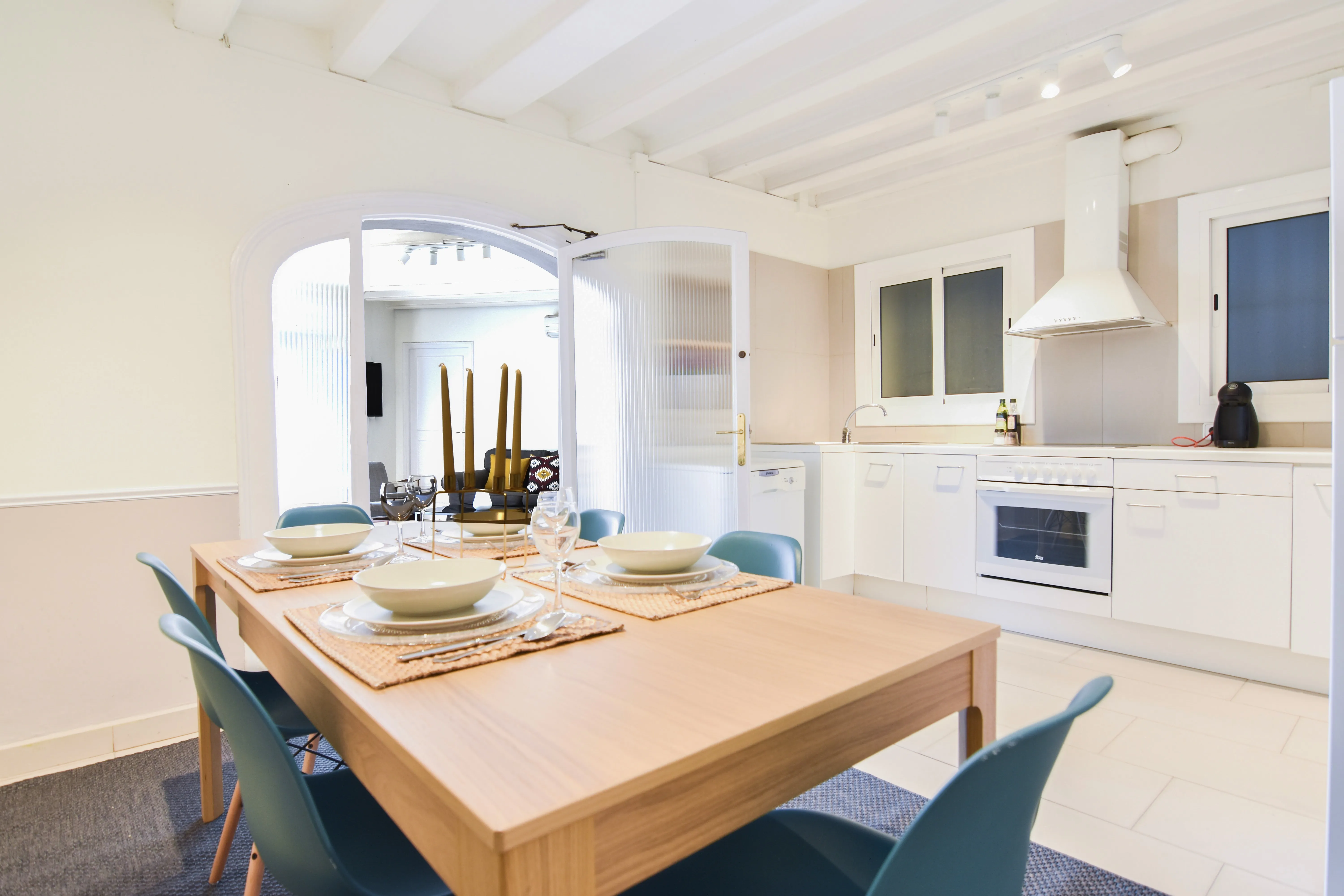 Contemporary 1-bed Flat With Dedicated Home Office In Barcelona's Central District