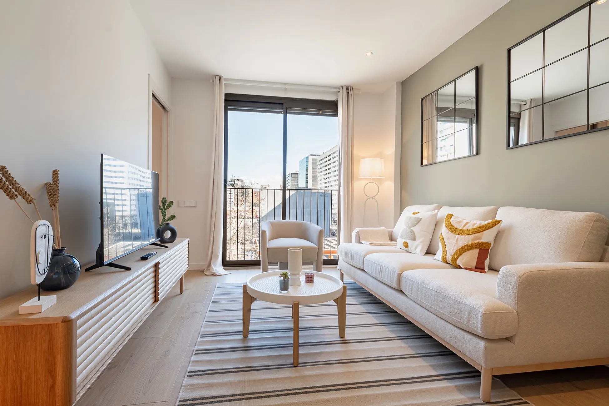 Luxurious 55m2 City Flat With Dedicated Home Office In Bac De Roda, Barcelona