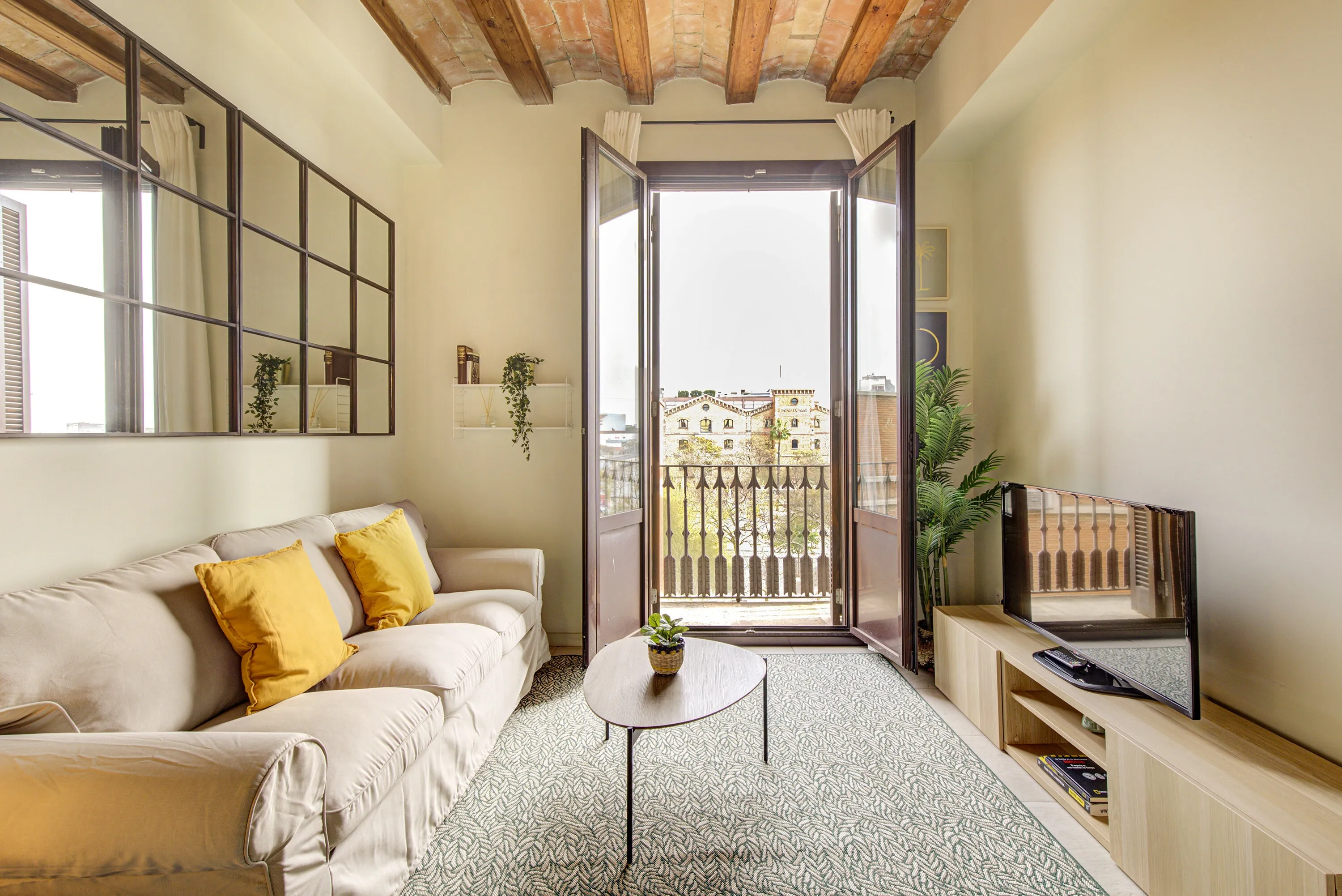 Cozy Premium Flat With Scenic Port Views And Home Office In Port Vell, Barcelona