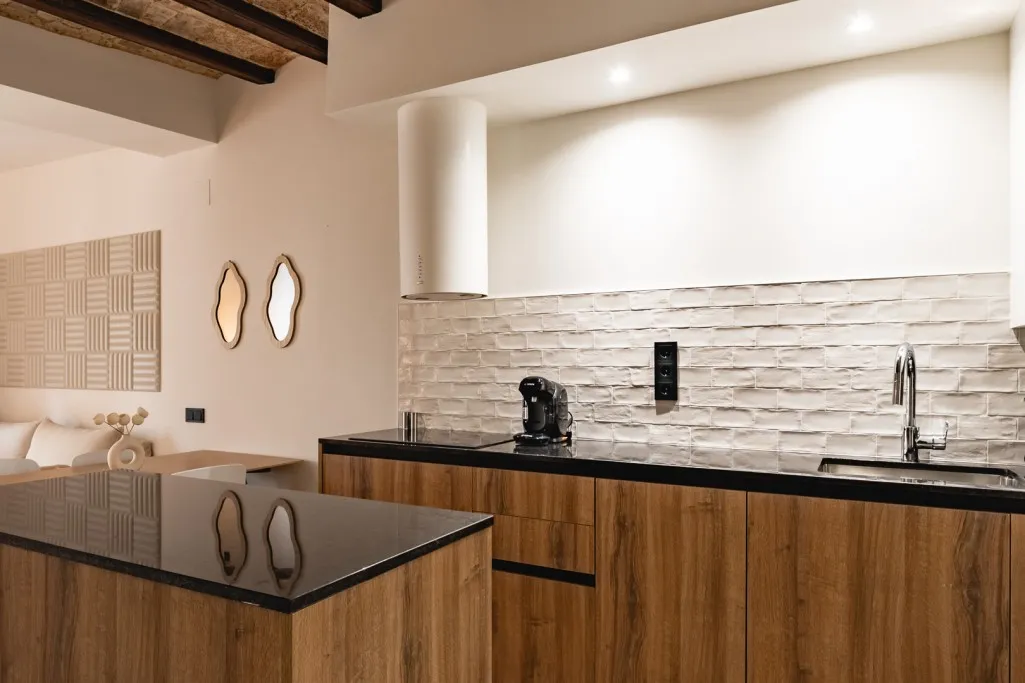 Designer 1-bedroom Flat With Home Office & Private Terrace In Sant Antoni, Barcelona