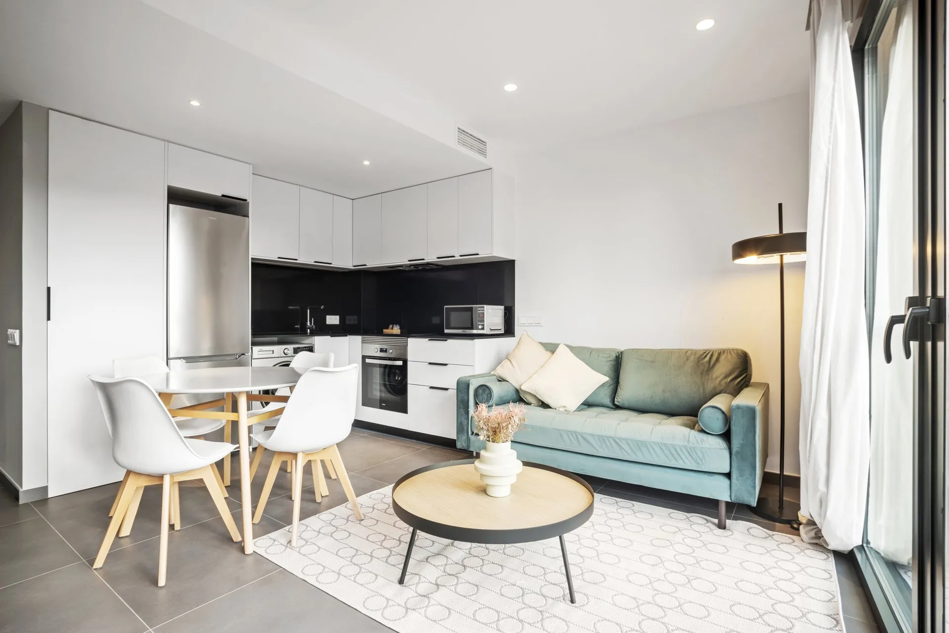 Trendy Barcelona 1-bed Flat With Dedicated Home Office For Remote Work