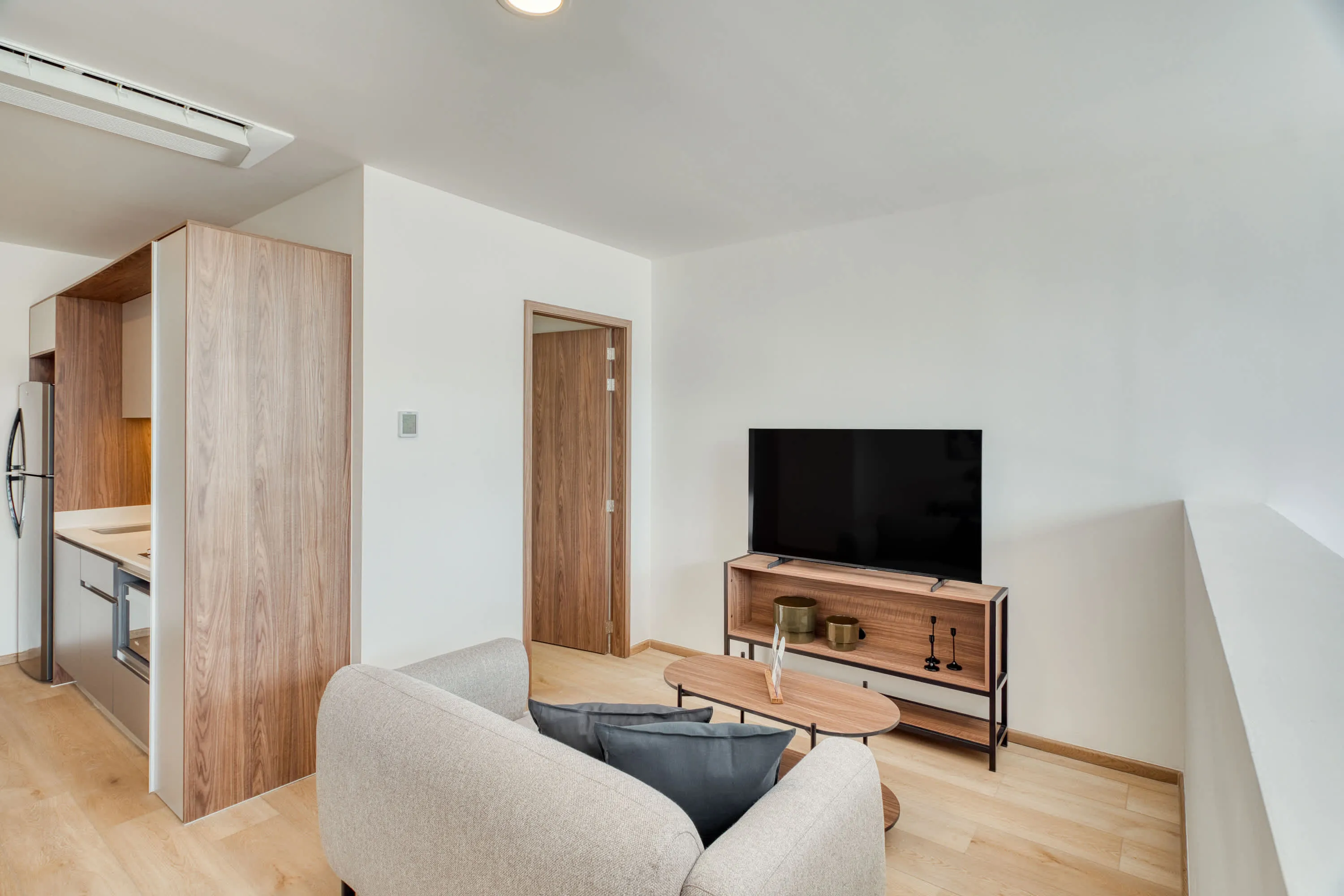 Refined Design Studio In Barrio Antiguo: Rooftop Workspace & Monterrey Skyline Views #2
